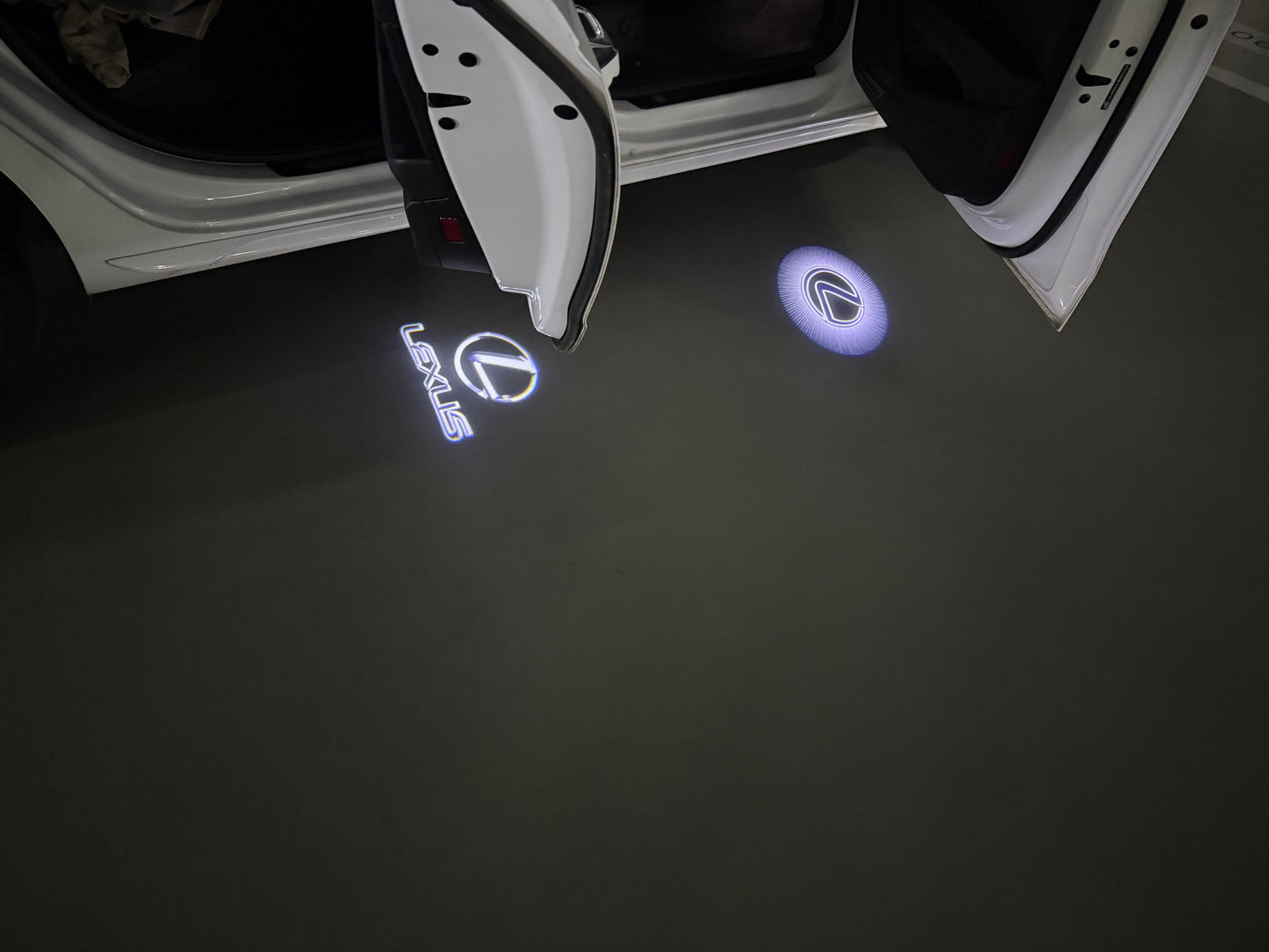 LEXUS Original LOGO PROJECROTR LIGHTS (quantity 1 = 1 sets/2 door lights)Nr.01a42