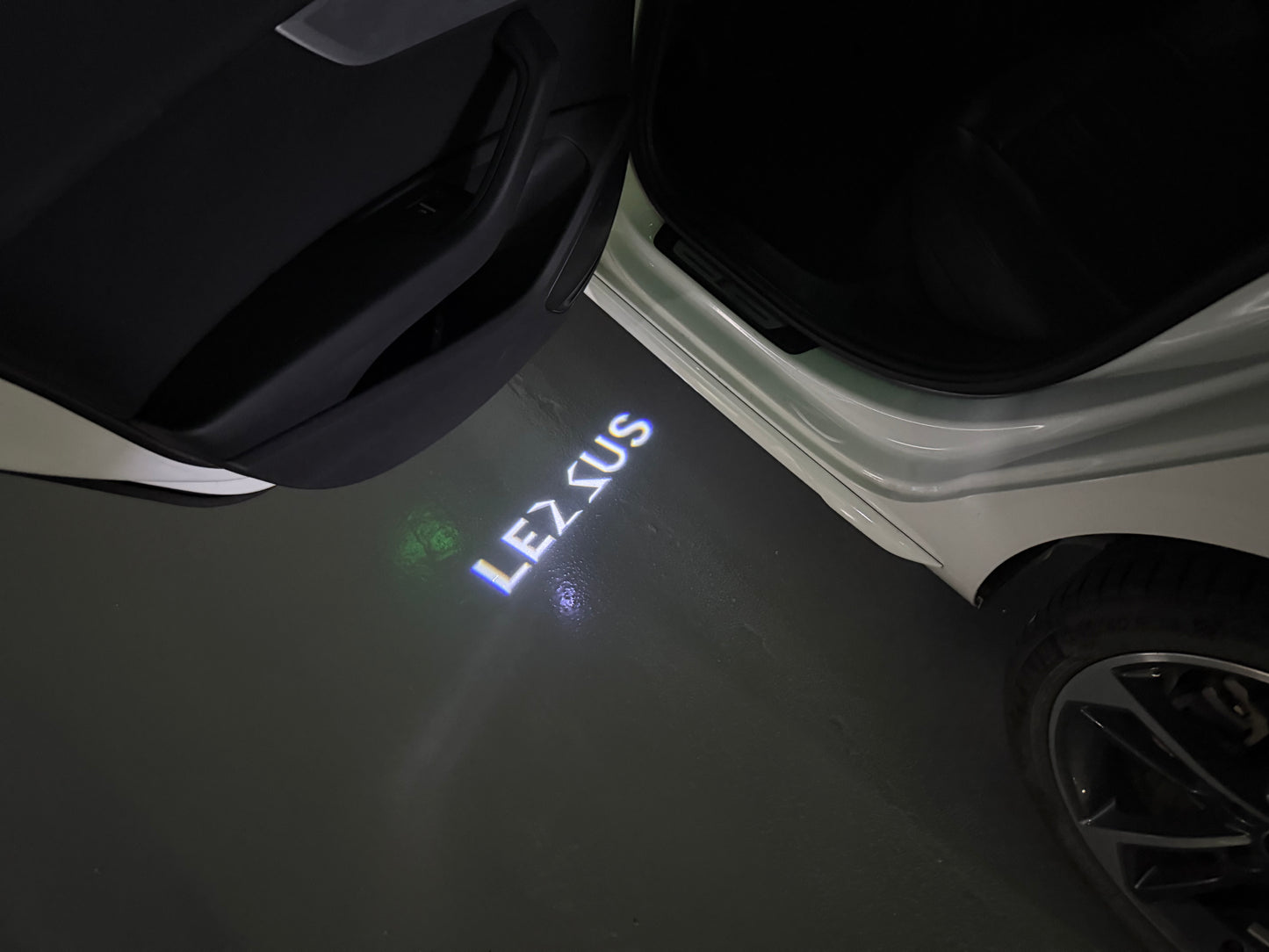 LEXUS Original LOGO PROJECROTR LIGHTS (quantity 1 = 1 sets/2 door lights)Nr.01a46