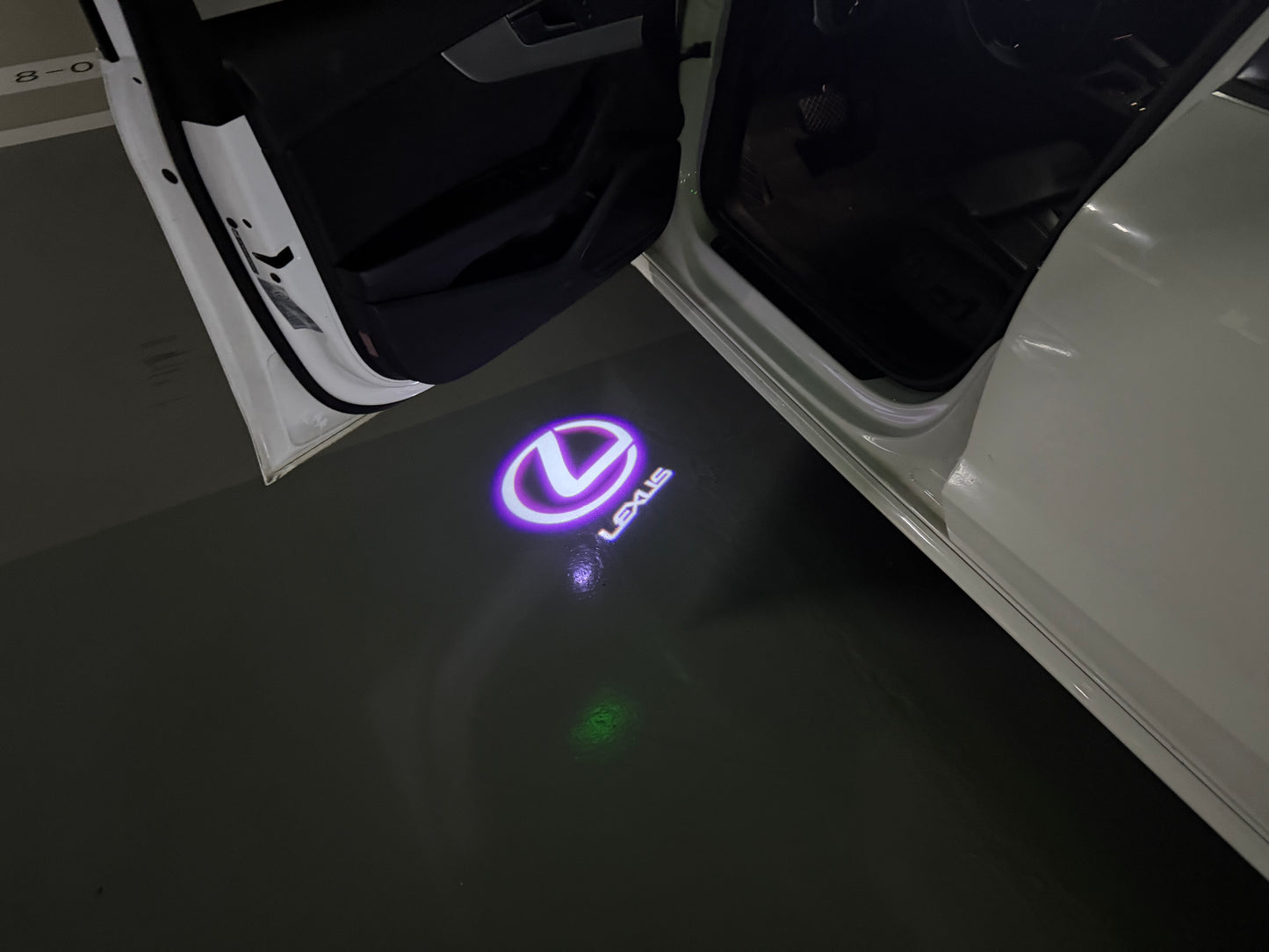 LEXUS Original LOGO PROJECROTR LIGHTS (quantity 1 = 1 sets/2 door lights)Nr.01a43