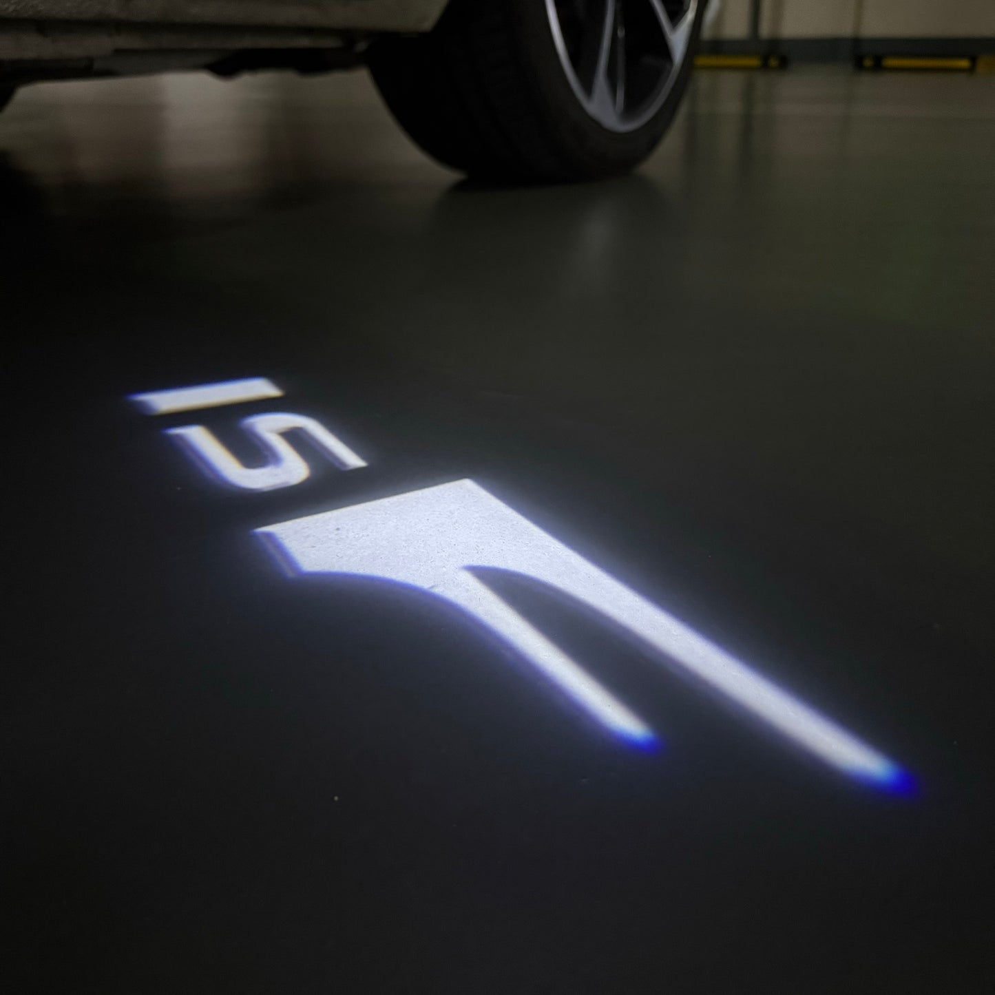 LEXUS IS LOGO PROJECROTR LIGHTS (quantity 1 = 1 sets/2 door lights)Nr.01a54