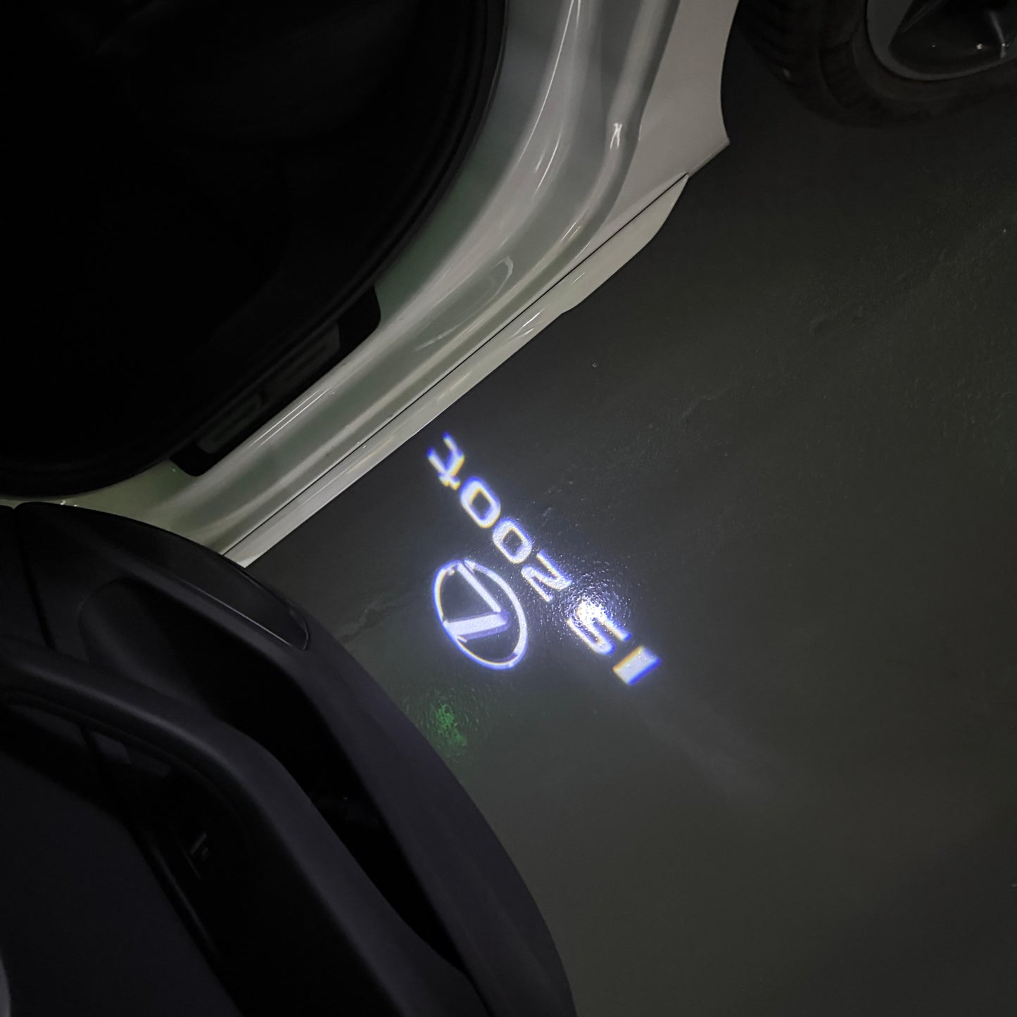 LEXUS IS 200t LOGO PROJECROTR LIGHTS (quantity 1 = 1 sets/2 door lights)Nr.01a60