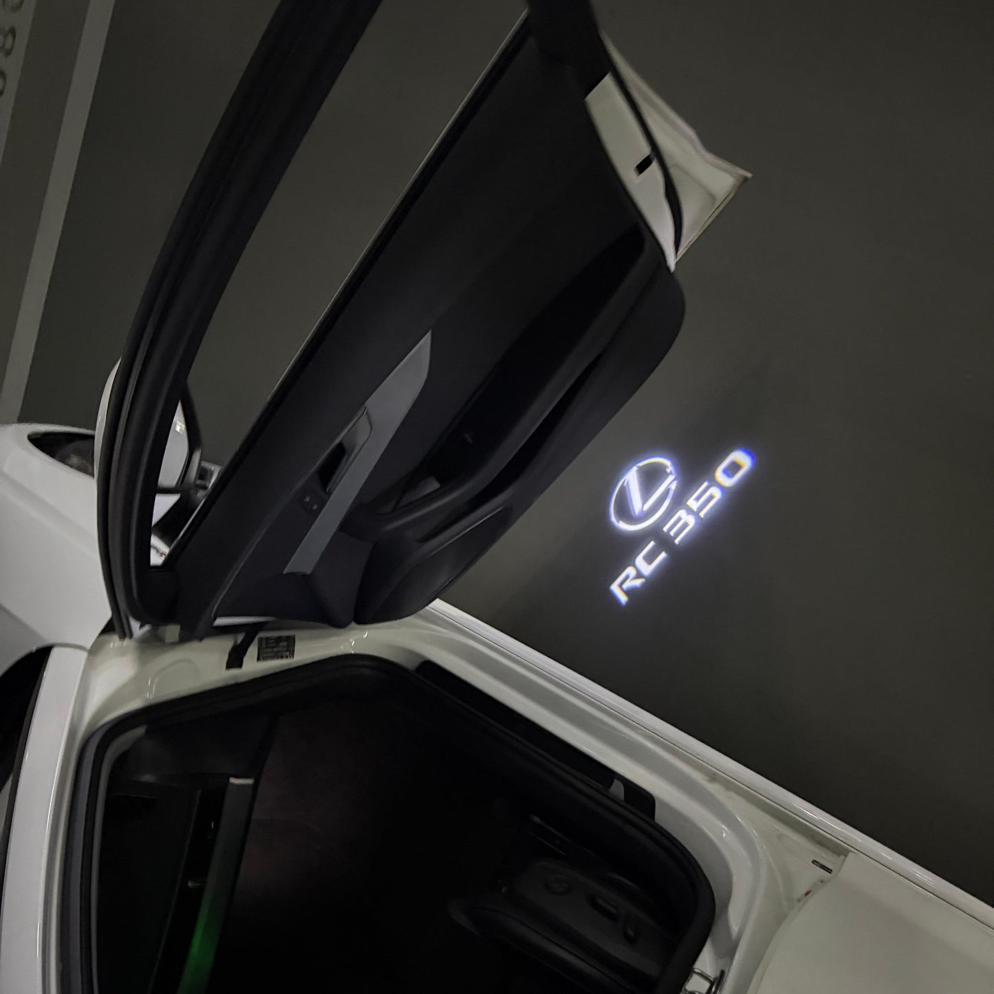 LEXUS RC 350 LOGO PROJECROTR LIGHTS (quantity 1 = 1 sets/2 door lights)Nr.01a16
