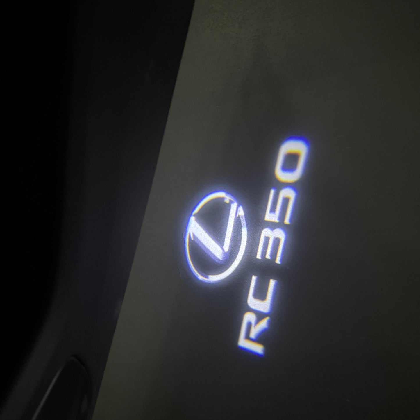 LEXUS RC 350 LOGO PROJECROTR LIGHTS (quantity 1 = 1 sets/2 door lights)Nr.01a16