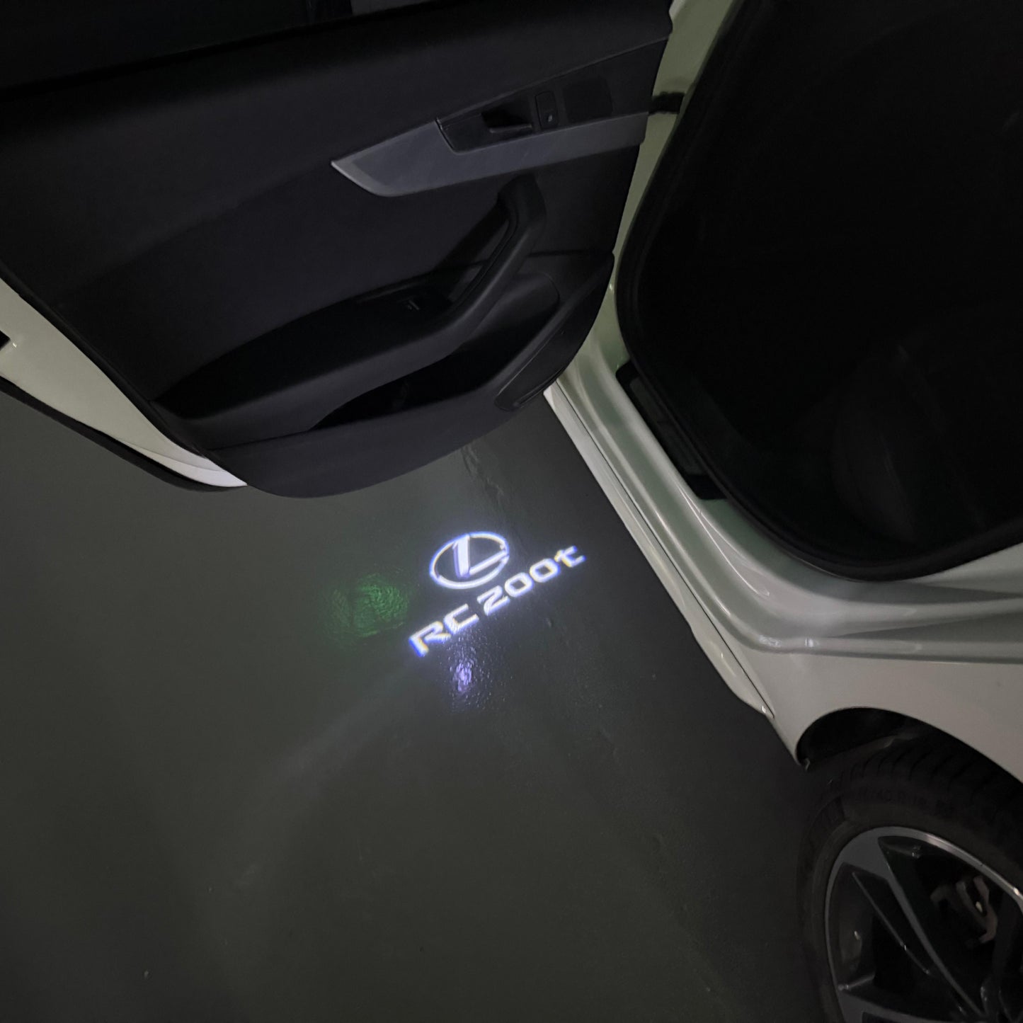 LEXUS RC 200t LOGO PROJECROTR LIGHTS (quantity 1 = 1 sets/2 door lights)Nr.01a19
