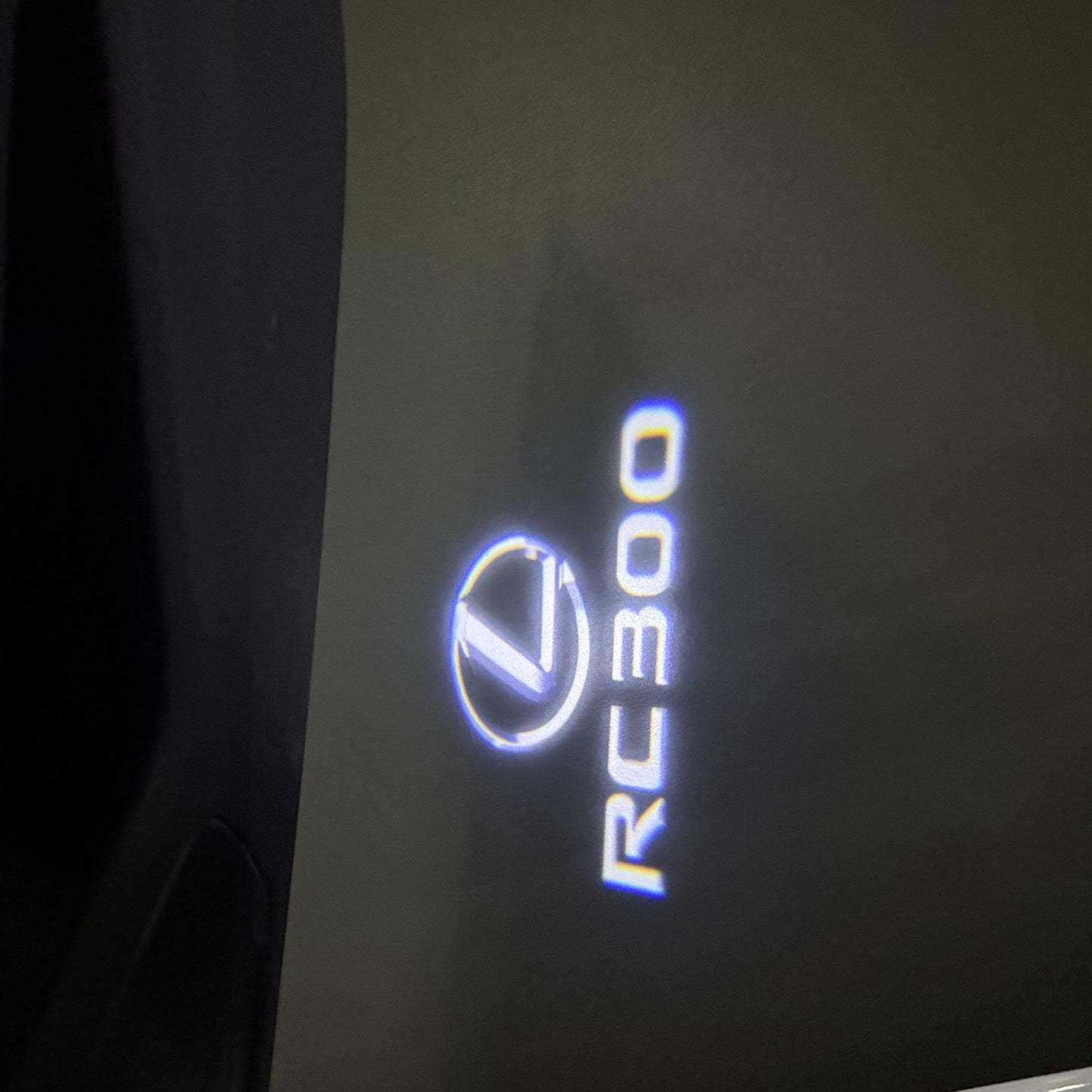 LEXUS RC 300 LOGO PROJECROTR LIGHTS (quantity 1 = 1 sets/2 door lights)Nr.01a18