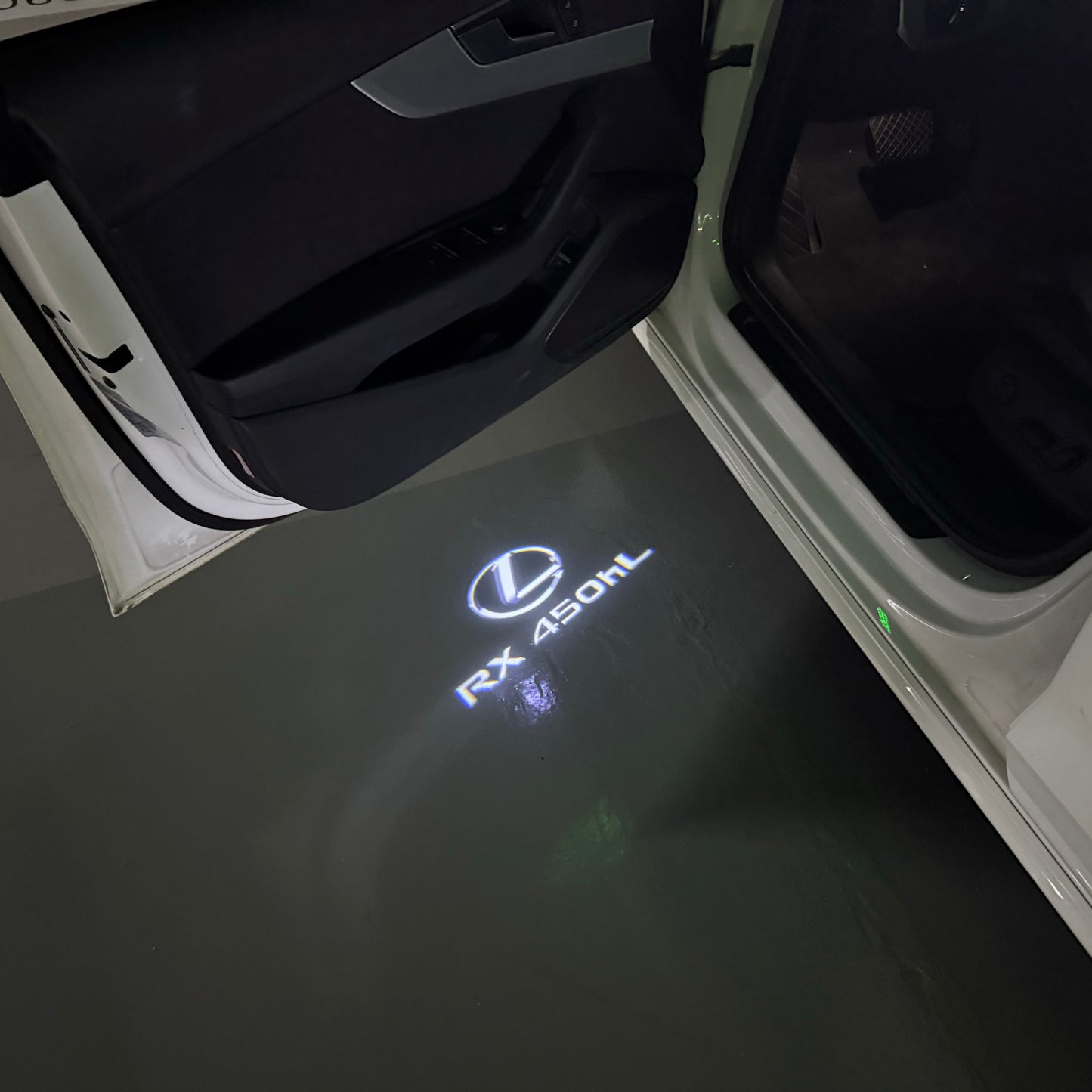LEXUS RX 450hL LOGO PROJECROTR LIGHTS (quantity 1 = 1 sets/2 door lights)Nr.01a8