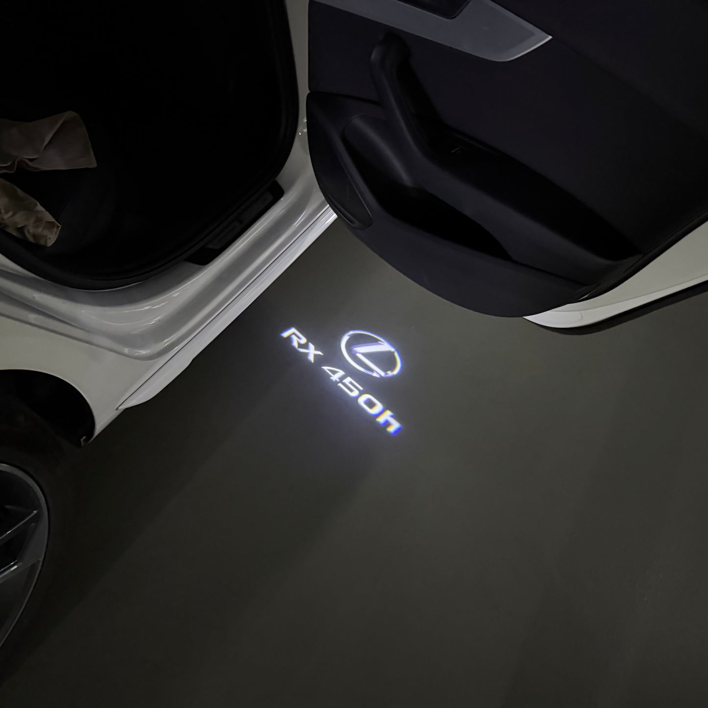 LEXUS RX 450h LOGO PROJECROTR LIGHTS (quantity 1 = 1 sets/2 door lights)Nr.01a9