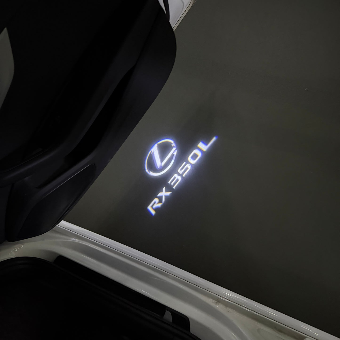 LEXUS RX 350L LOGO PROJECROTR LIGHTS (quantity 1 = 1 sets/2 door lights)Nr.01a10