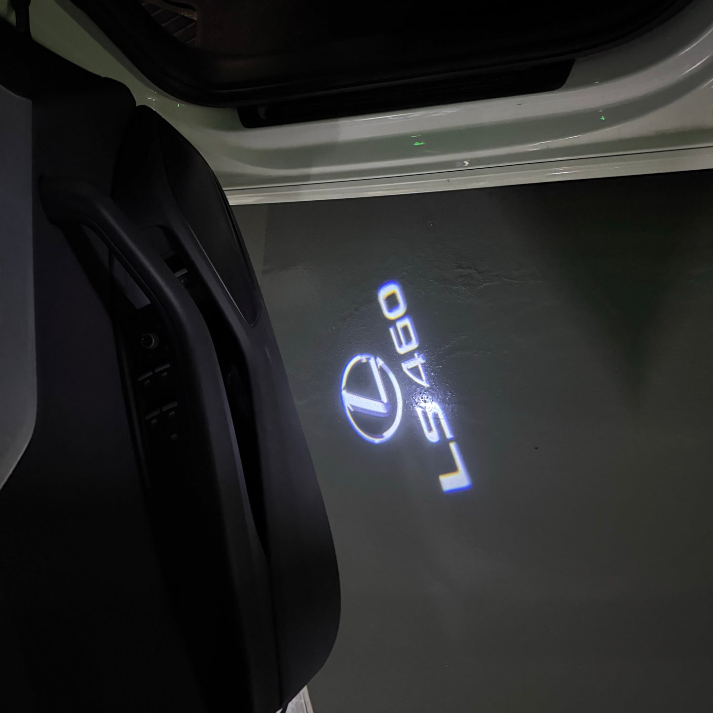 LEXUS LS 460 LOGO PROJECROTR LIGHTS (quantity 1 = 1 sets/2 door lights)Nr.01a40