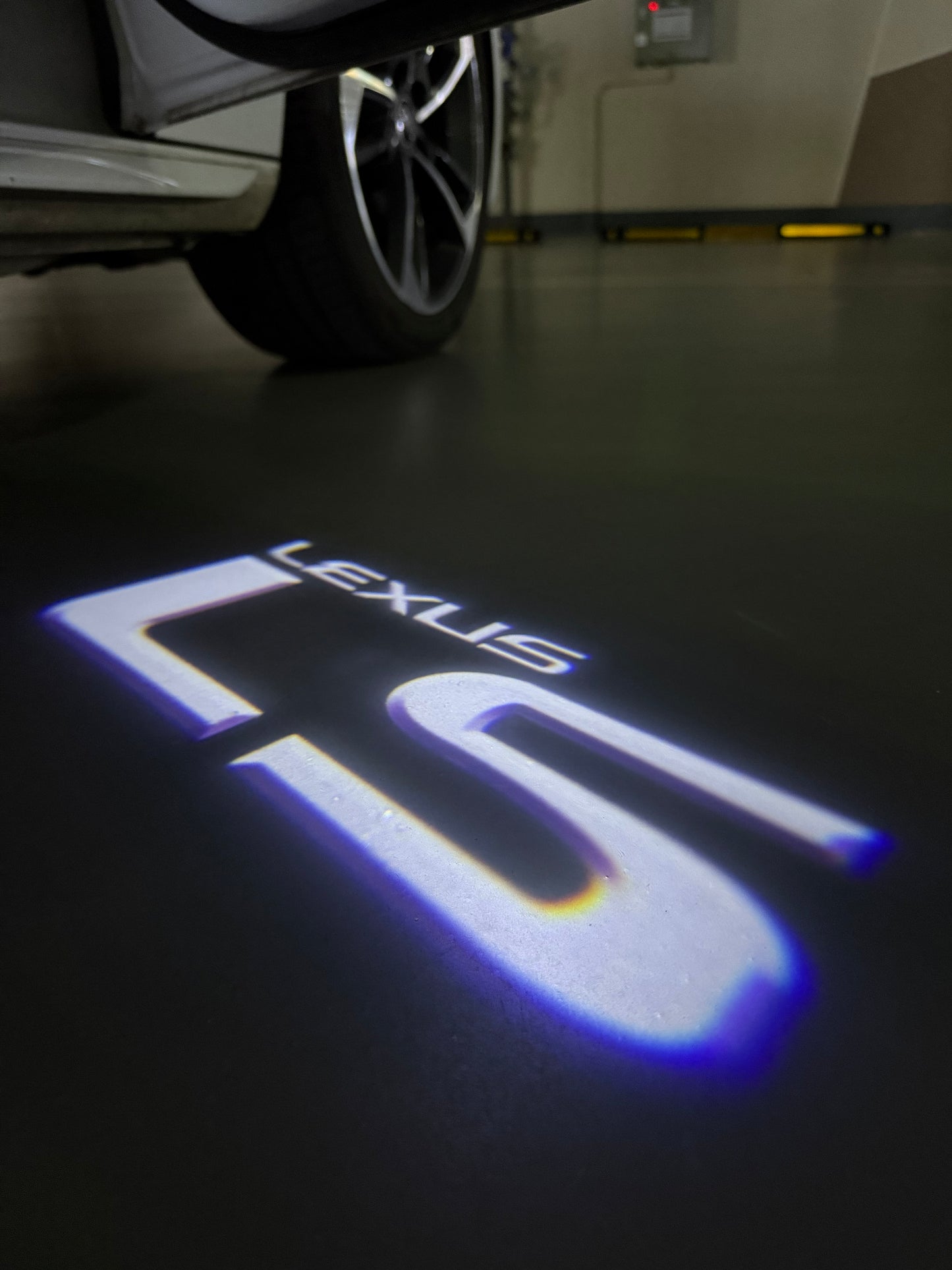 LEXUS LS LOGO PROJECROTR LIGHTS (quantity 1 = 1 sets/2 door lights)Nr.01a38