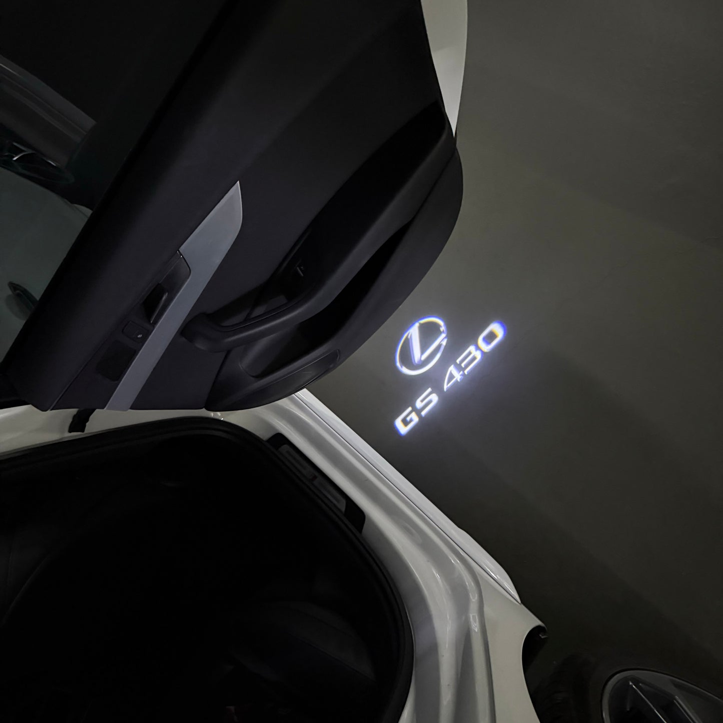 LEXUS GS 430 LOGO PROJECROTR LIGHTS (quantity 1 = 1 sets/2 door lights)Nr.01a72