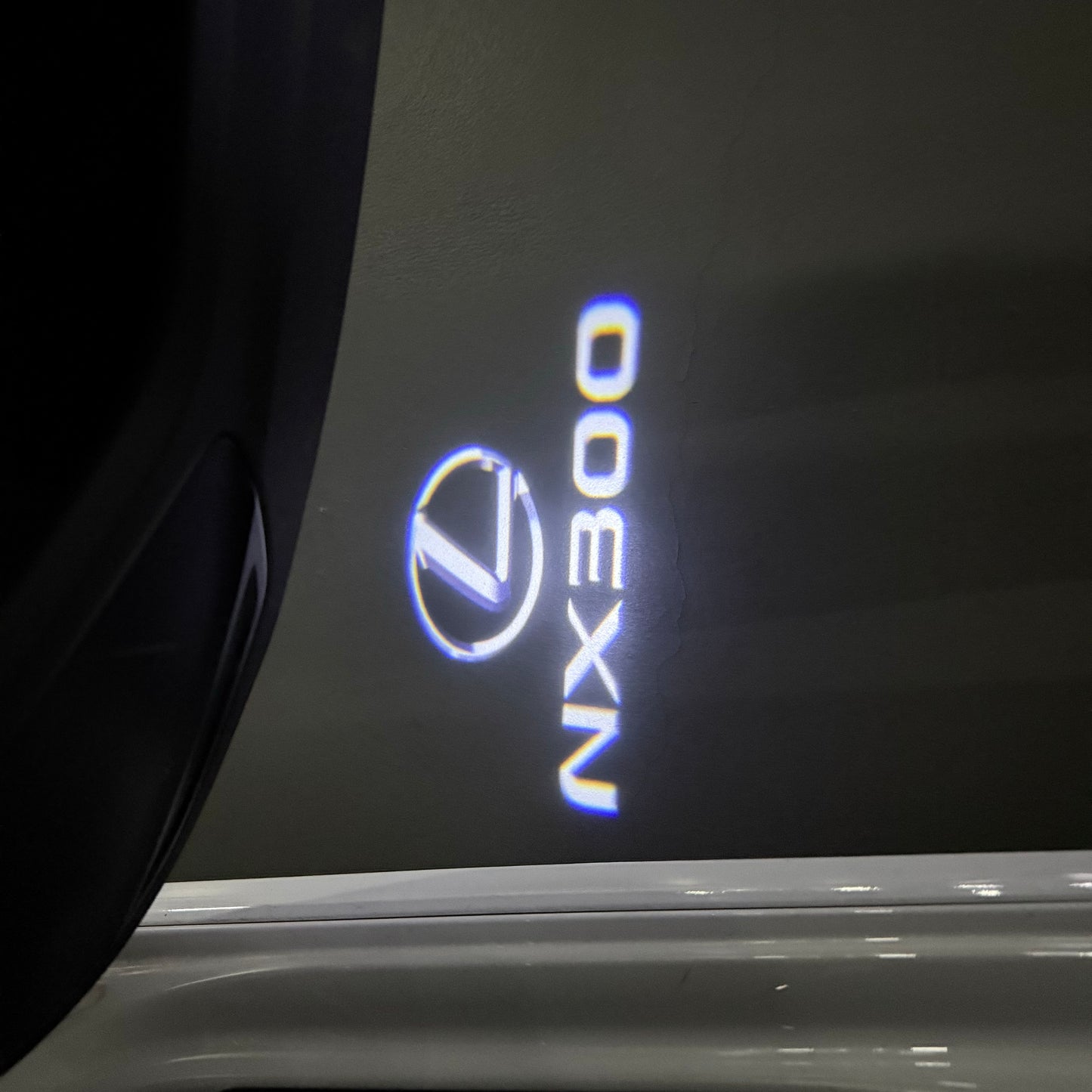 LEXUS NX 300 LOGO PROJECROTR LIGHTS (quantity 1 = 1 sets/2 door lights)Nr.01a29