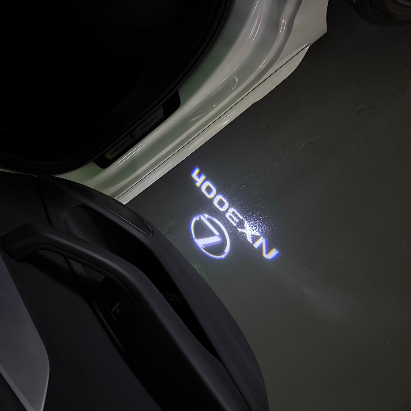 LEXUS NX 300h LOGO PROJECROTR LIGHTS (quantity 1 = 1 sets/2 door lights)Nr.01a27