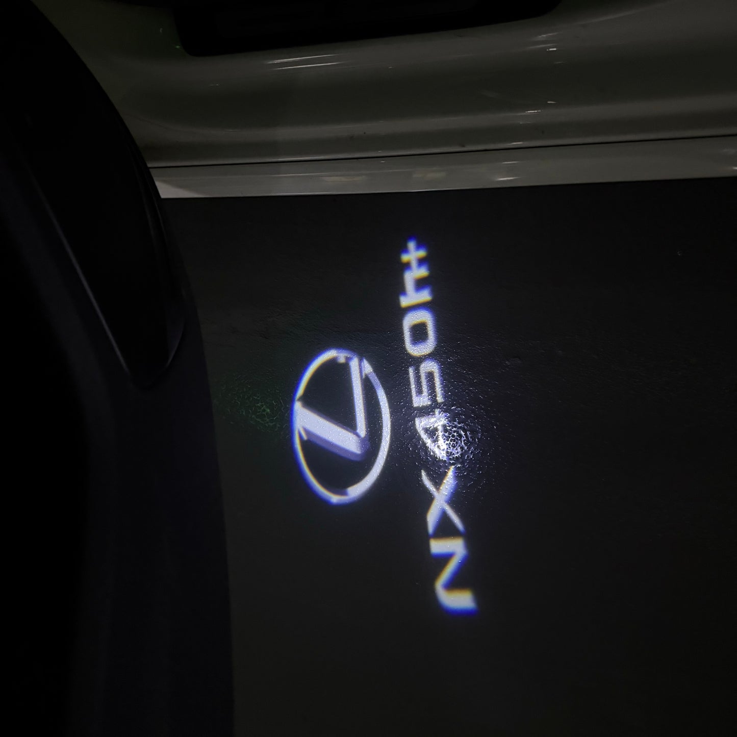 LEXUS NX 450h LOGO PROJECROTR LIGHTS (quantity 1 = 1 sets/2 door lights)Nr.01a23