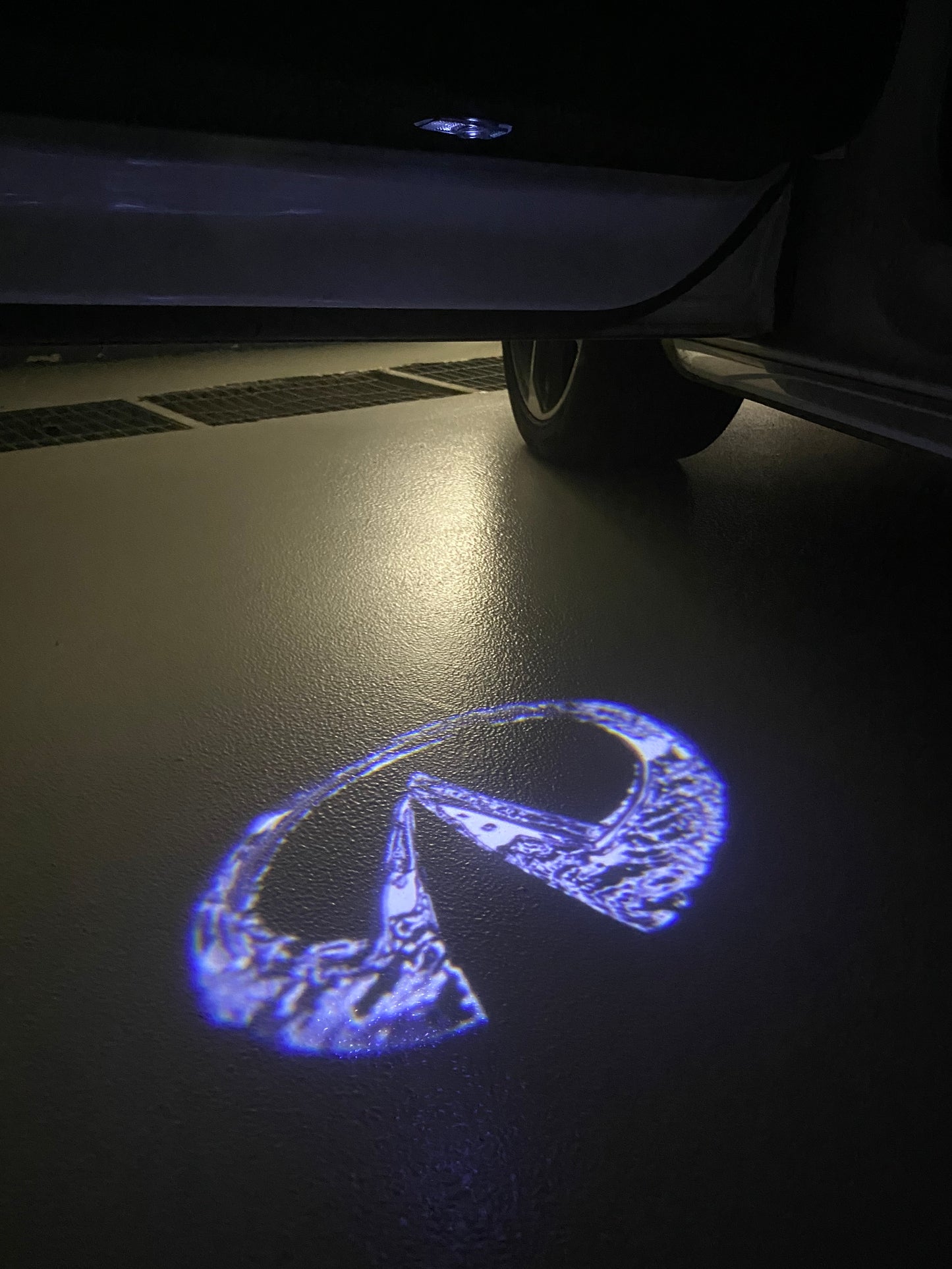 INFINITI Original LOGO PROJECROTR LIGHTS Nr.02 (quantity 1 = 1 sets/2 door lights)