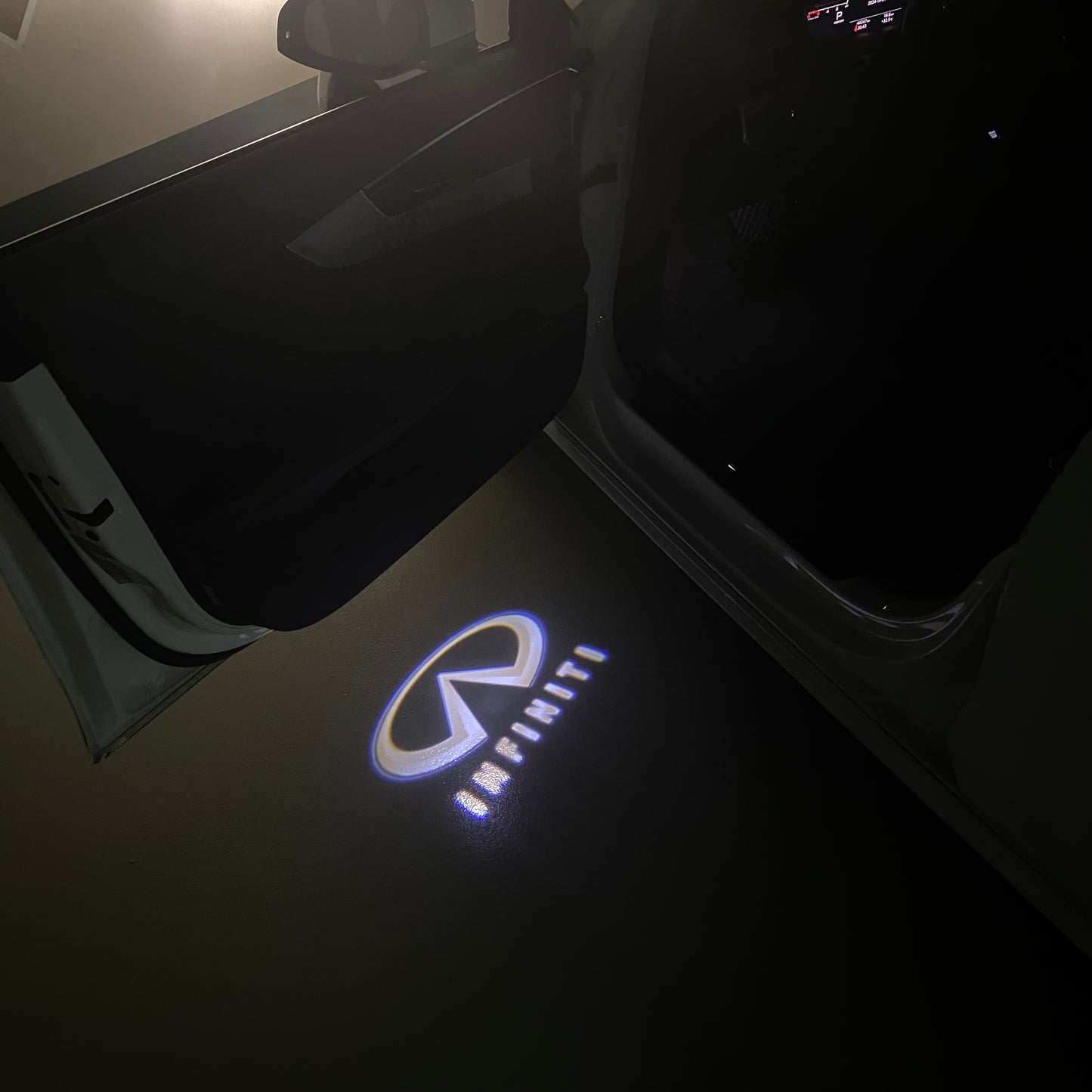 INFINITI Original LOGO PROJECROTR LIGHTS Nr.08 (quantity 1 = 1 sets/2 door lights)