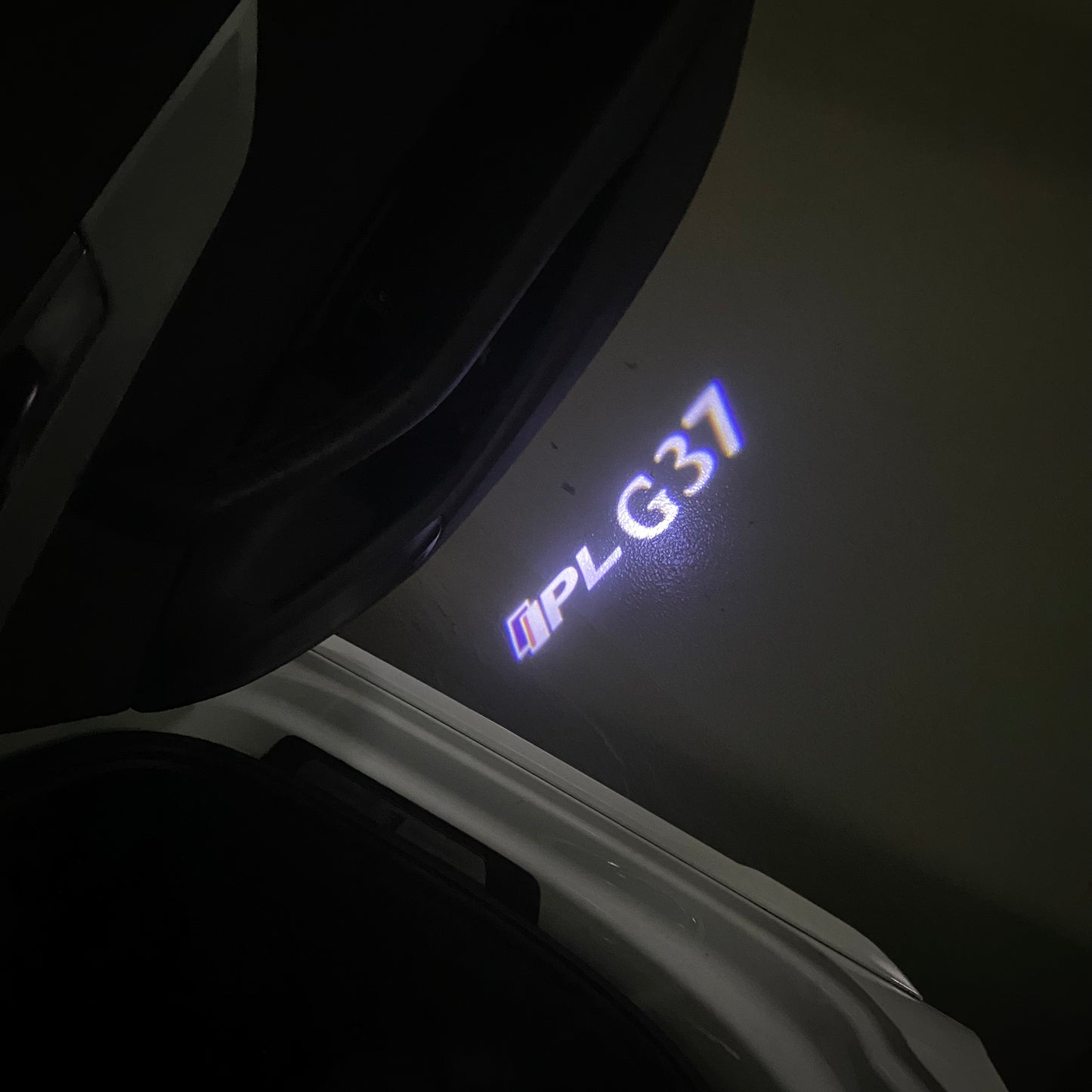 INFINITI IPL G37 LOGO PROJECROTR LIGHTS Nr.81 (quantity 1 = 1 sets/2 door lights)
