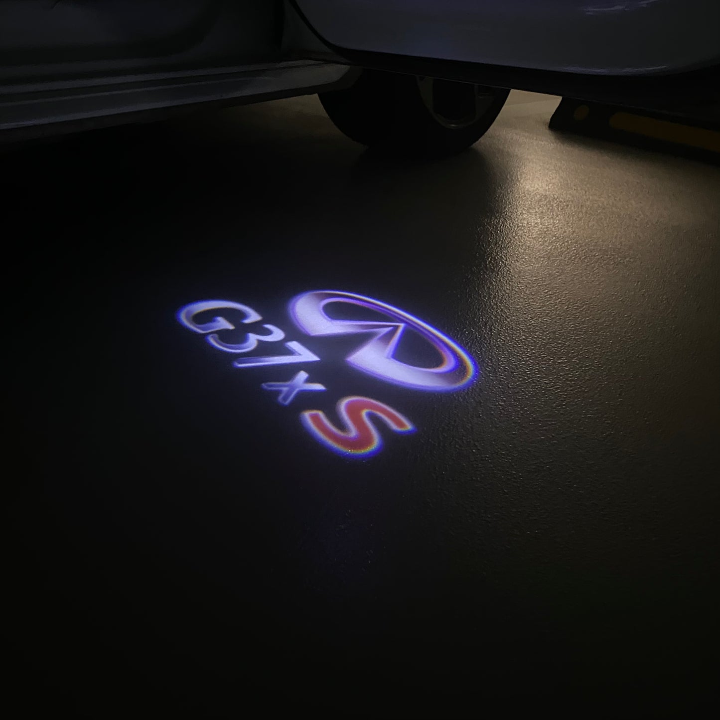 INFINITI G37xS LOGO PROJECROTR LIGHTS Nr.34 (quantity 1 = 1 sets/2 door lights)