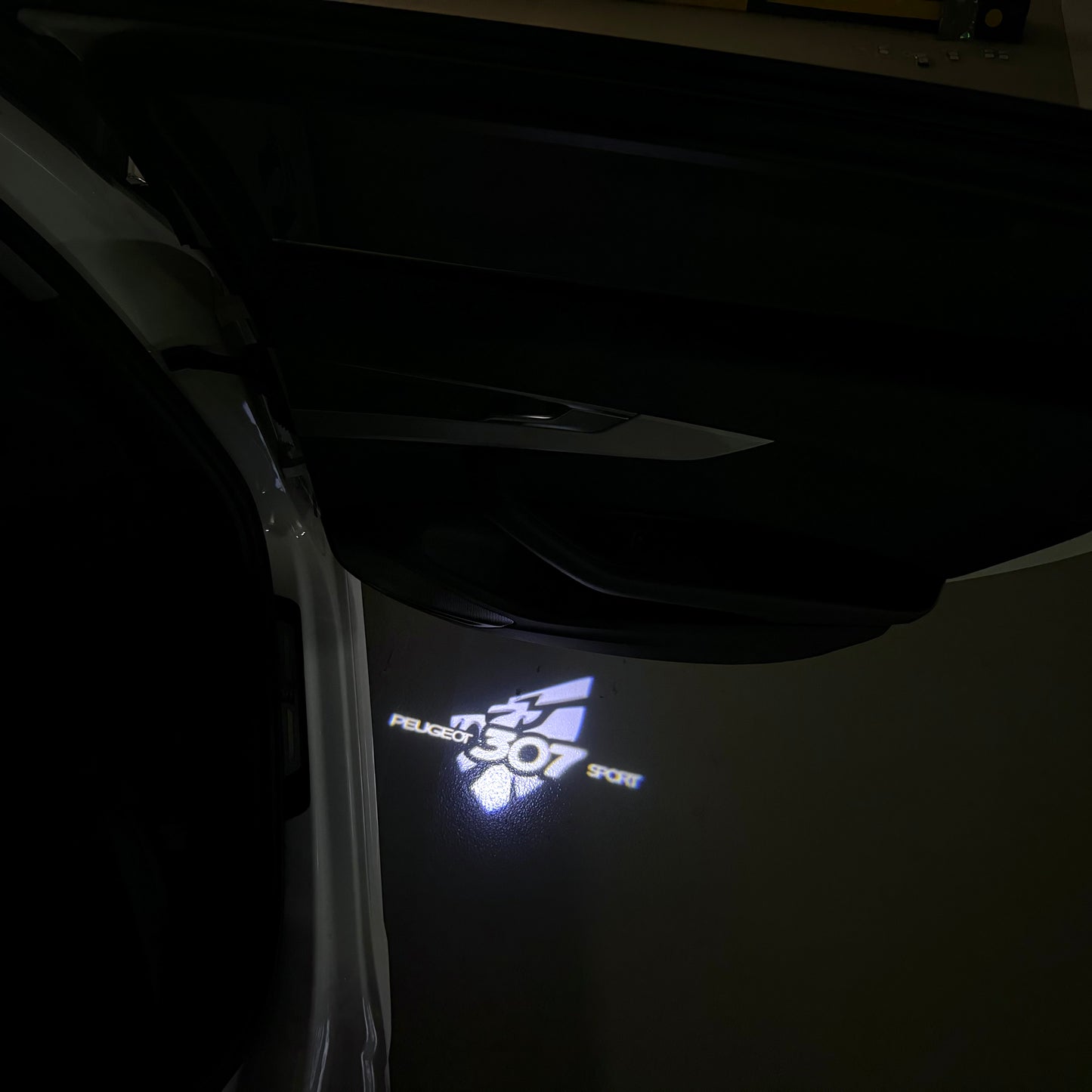PEUGEOT 307 SPORT LOGO PROJECTOT LIGHTS (quantity 1 = 1 sets/2 door lights) Nr.6024q23
