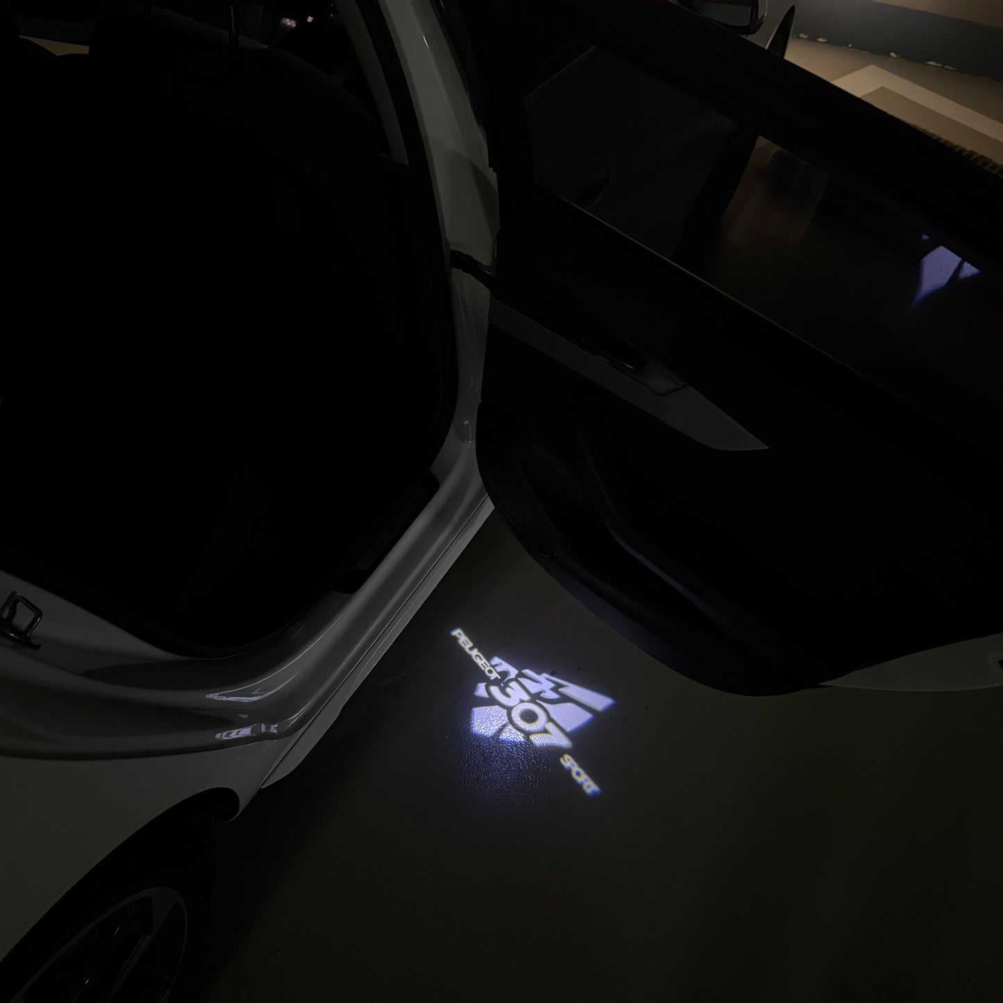 PEUGEOT 307 SPORT LOGO PROJECTOT LIGHTS (quantity 1 = 1 sets/2 door lights) Nr.6024q23