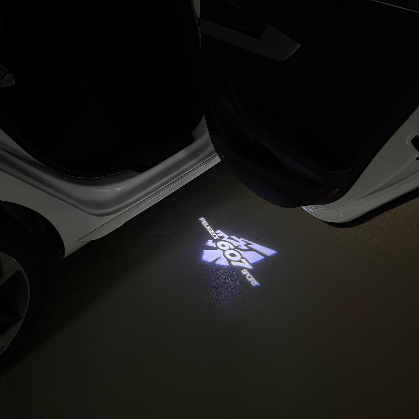 PEUGEOT 607 SPORT LOGO PROJECTOT LIGHTS (quantity 1 = 1 sets/2 door lights) Nr.6024q53