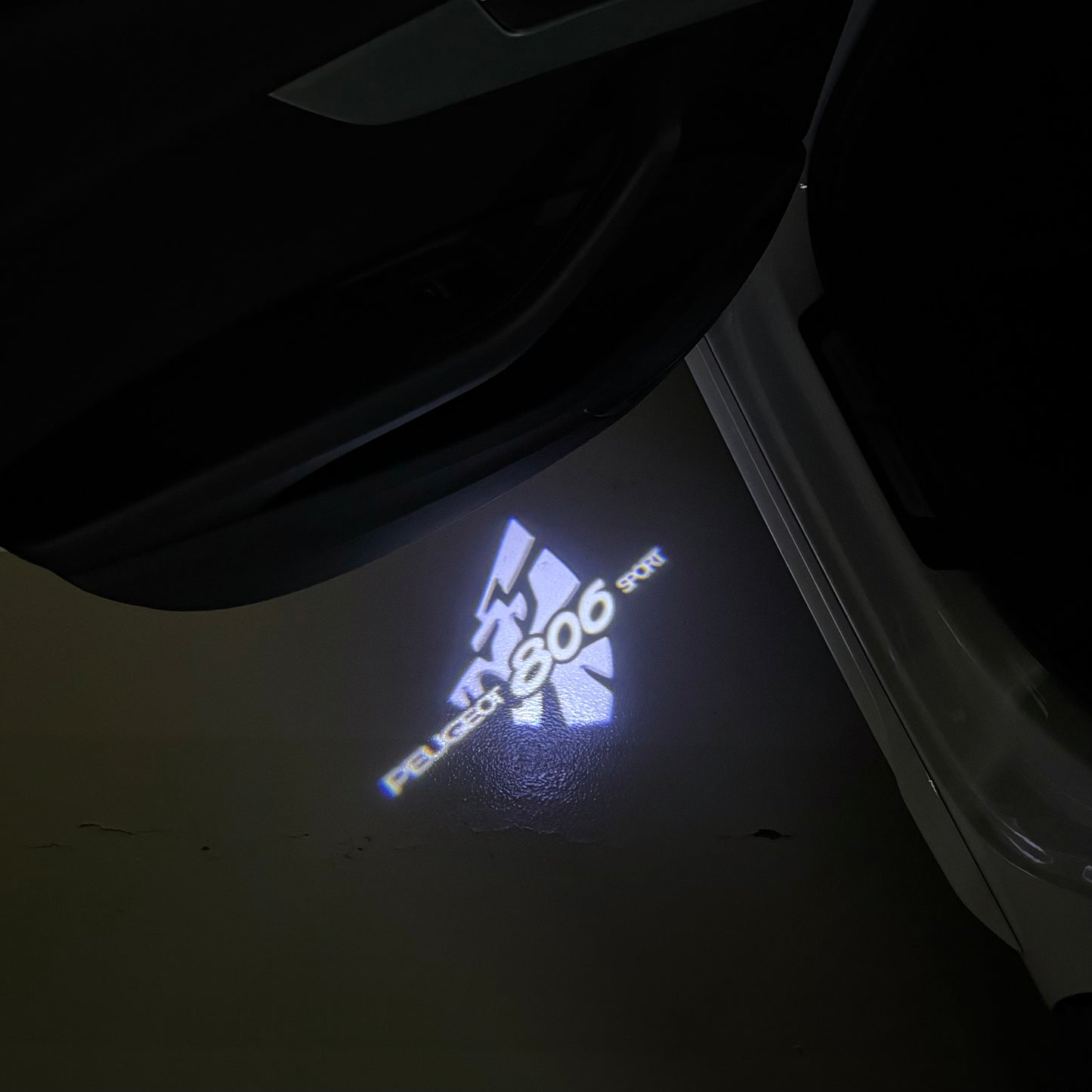 PEUGEOT 806 SPORT LOGO PROJECTOT LIGHTS (quantity 1 = 1 sets/2 door lights) Nr.6024q58