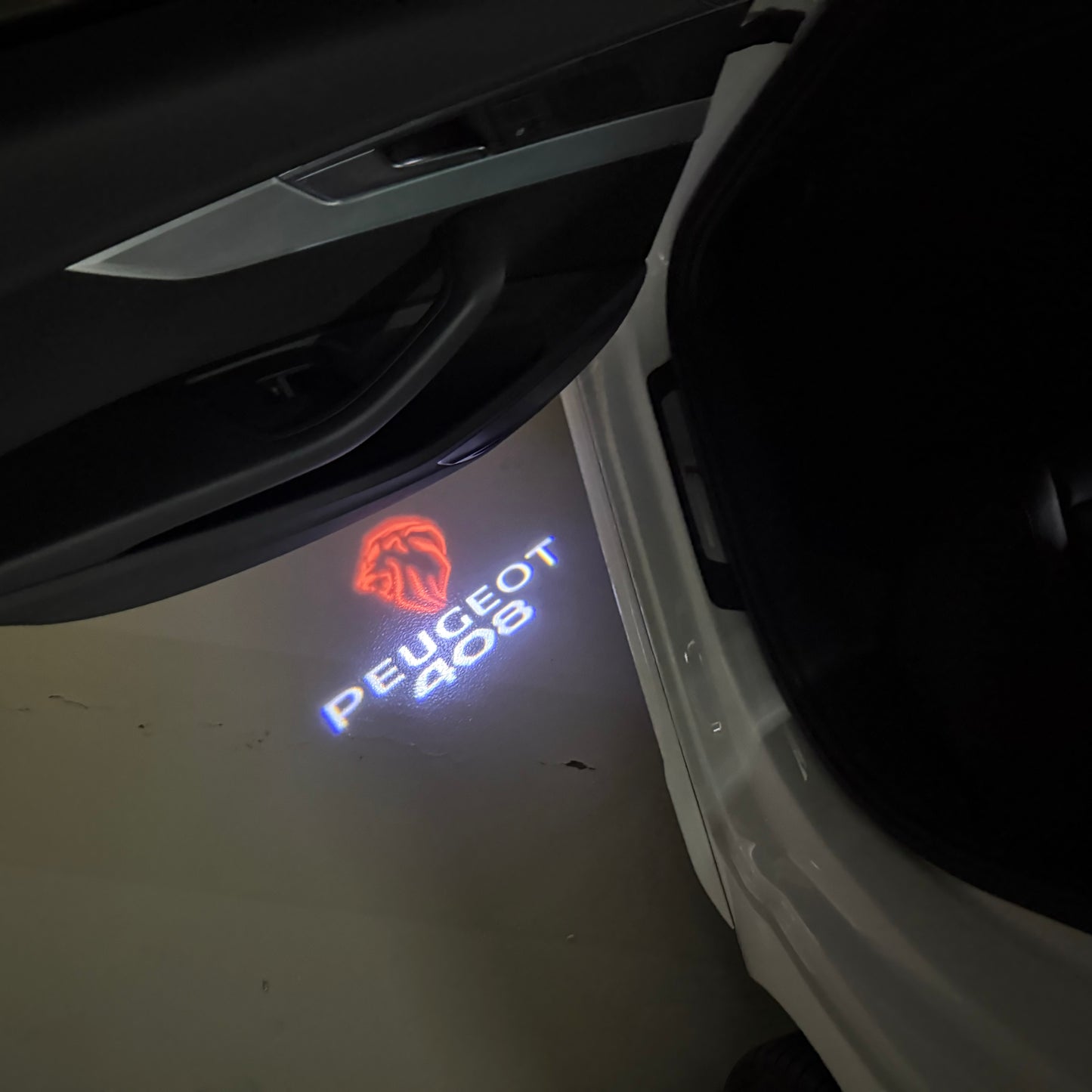 PEUGEOT 408 LOGO PROJECTOT LIGHTS (quantity 1 = 1 sets/2 door lights) Nr.6024q42
