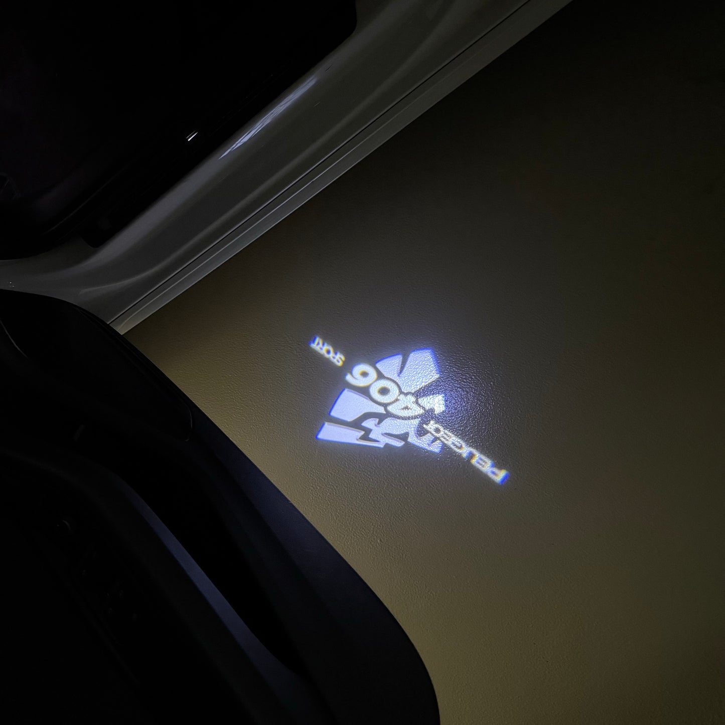 PEUGEOT 406 SPORT LOGO PROJECTOT LIGHTS (quantity 1 = 1 sets/2 door lights) Nr.6024q30