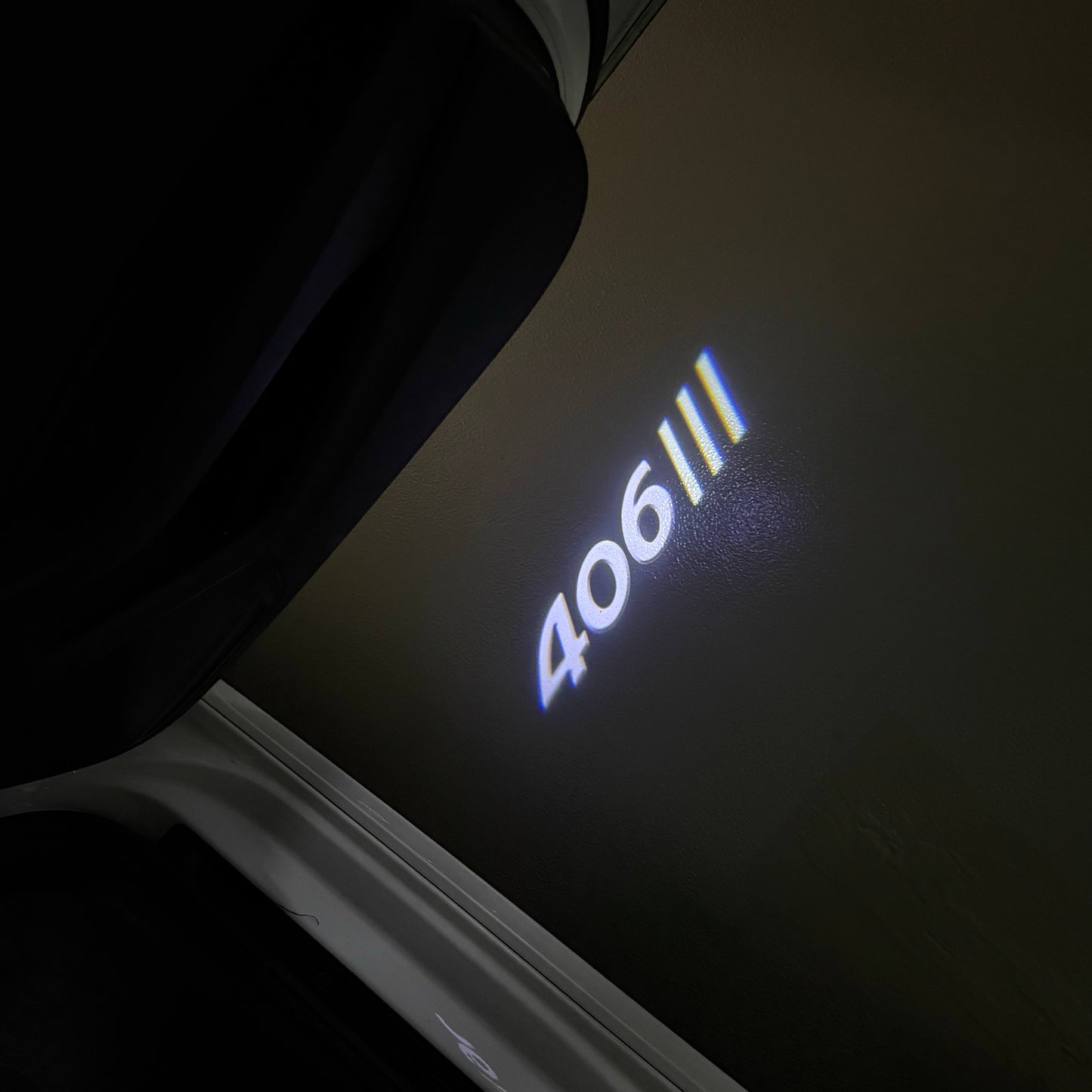 PEUGEOT 406 LOGO PROJECTOT LIGHTS (quantity 1 = 1 sets/2 door lights) Nr.6024q26