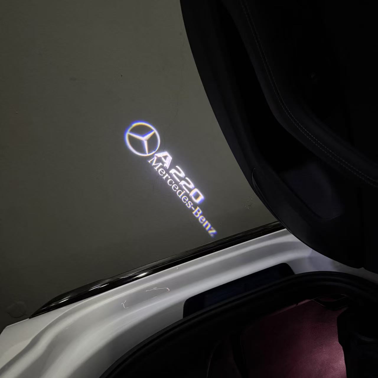 MERCEDES BENZ A220 LOGO PROJECTOR LIGHTS (quantity 1 = 1 sets/2 door lights)Nr.03f07