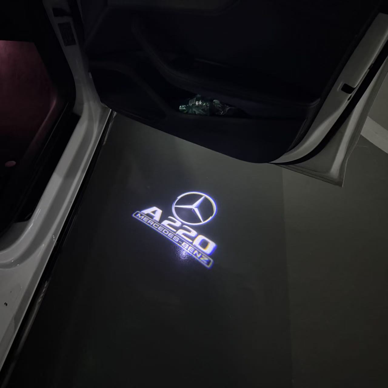 MERCEDES BENZ A220 LOGO PROJECTOR LIGHTS (quantity 1 = 1 sets/2 door lights)Nr.03f08