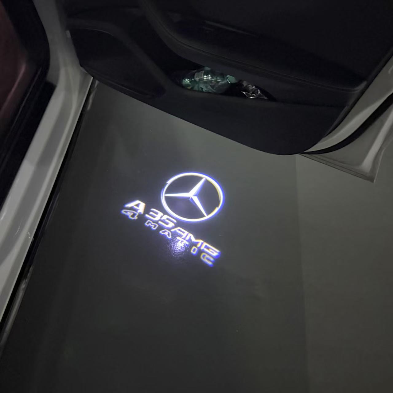 MERCEDES BENZ A35 AMG LOGO PROJECTOR LIGHTS (quantity 1 = 1 sets/2 door lights)Nr.03f025