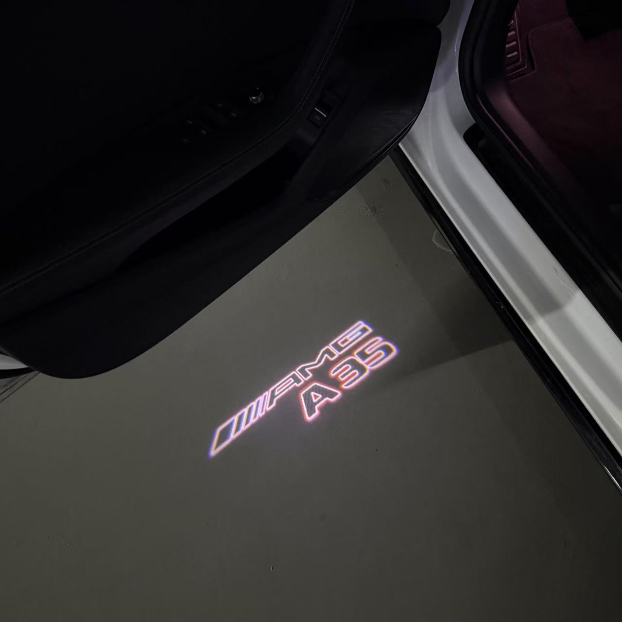 MERCEDES BENZ A35 AMG LOGO PROJECTOR LIGHTS (quantity 1 = 1 sets/2 door lights)Nr.03f024
