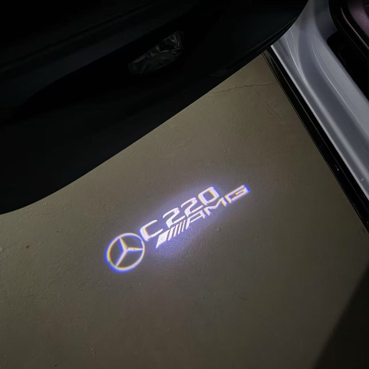 MERCEDES BENZ C 220 AMG LOGO PROJECTOT LIGHTS (quantity 1 = 1 sets/2 door lights)Nr.03f026