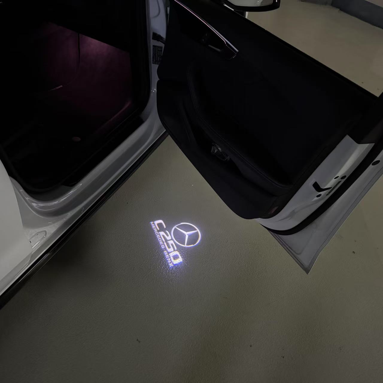 MERCEDES BENZ C 250 LOGO PROJECTOT LIGHTS (quantity 1 = 1 sets/2 door lights)Nr.03f027