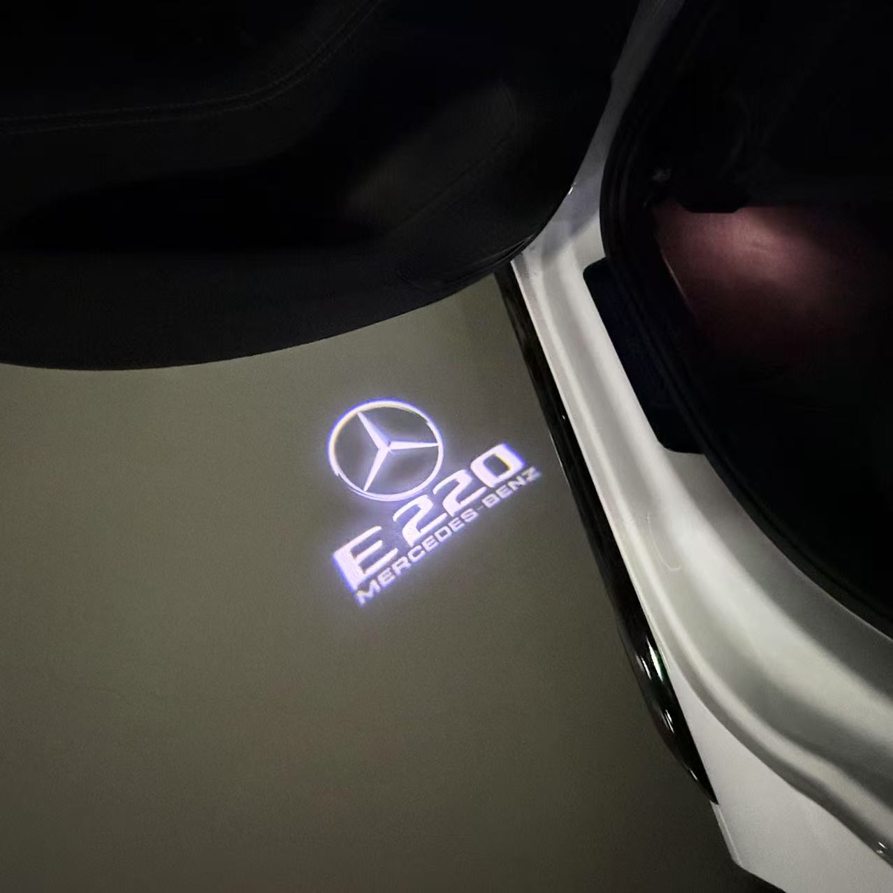 MERCEDES BENZ E 220 LOGO PROJECTOT LIGHTS (quantity 1 = 1 sets/2 door lights)Nr.03f017