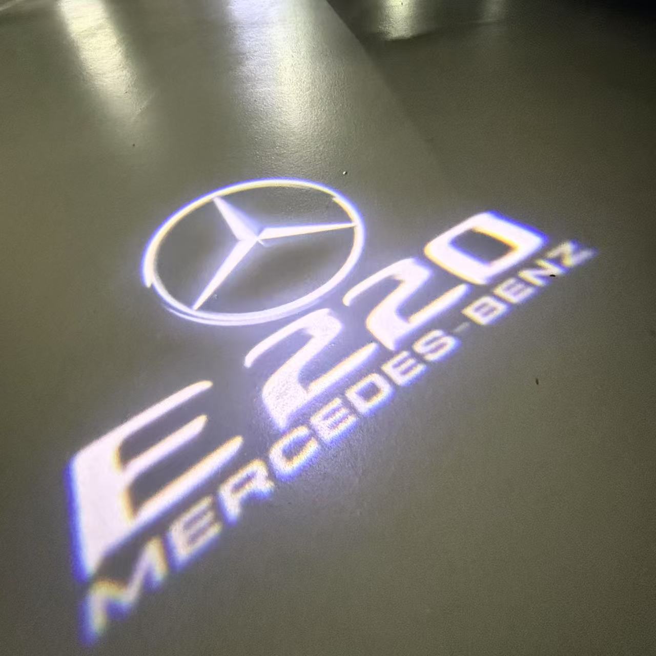 MERCEDES BENZ E 220 LOGO PROJECTOT LIGHTS (quantity 1 = 1 sets/2 door lights)Nr.03f017