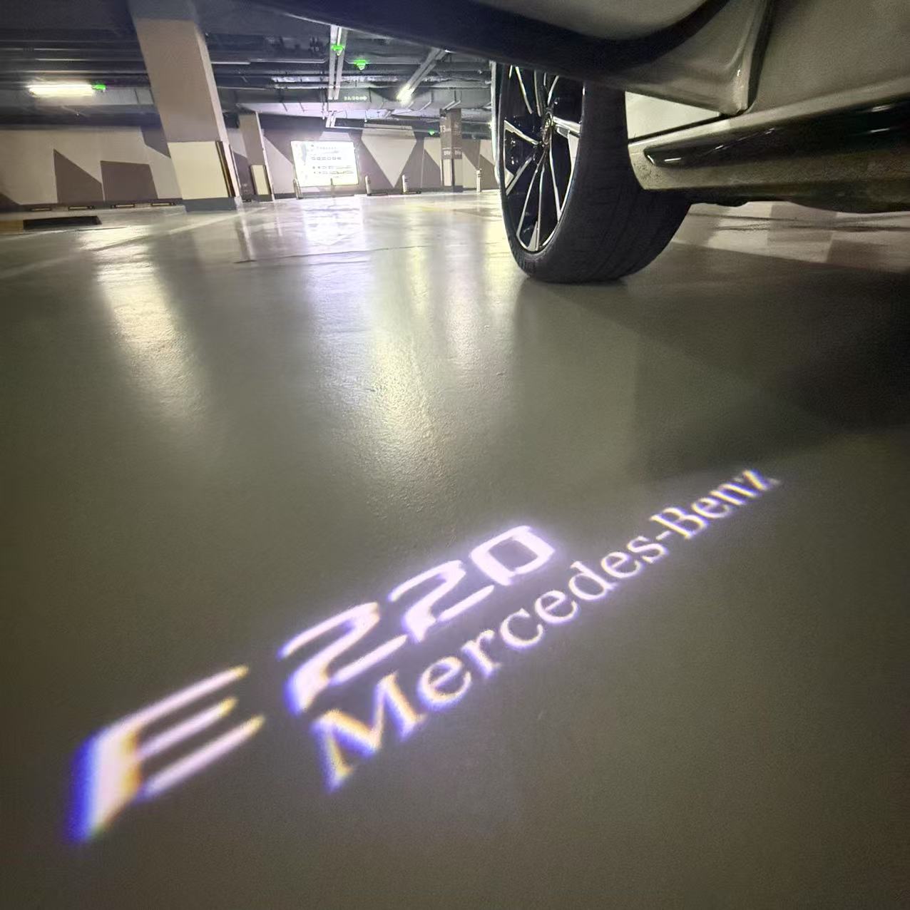 MERCEDES BENZ E 220 LOGO PROJECTOT LIGHTS (quantity 1 = 1 sets/2 door lights)Nr.03f018