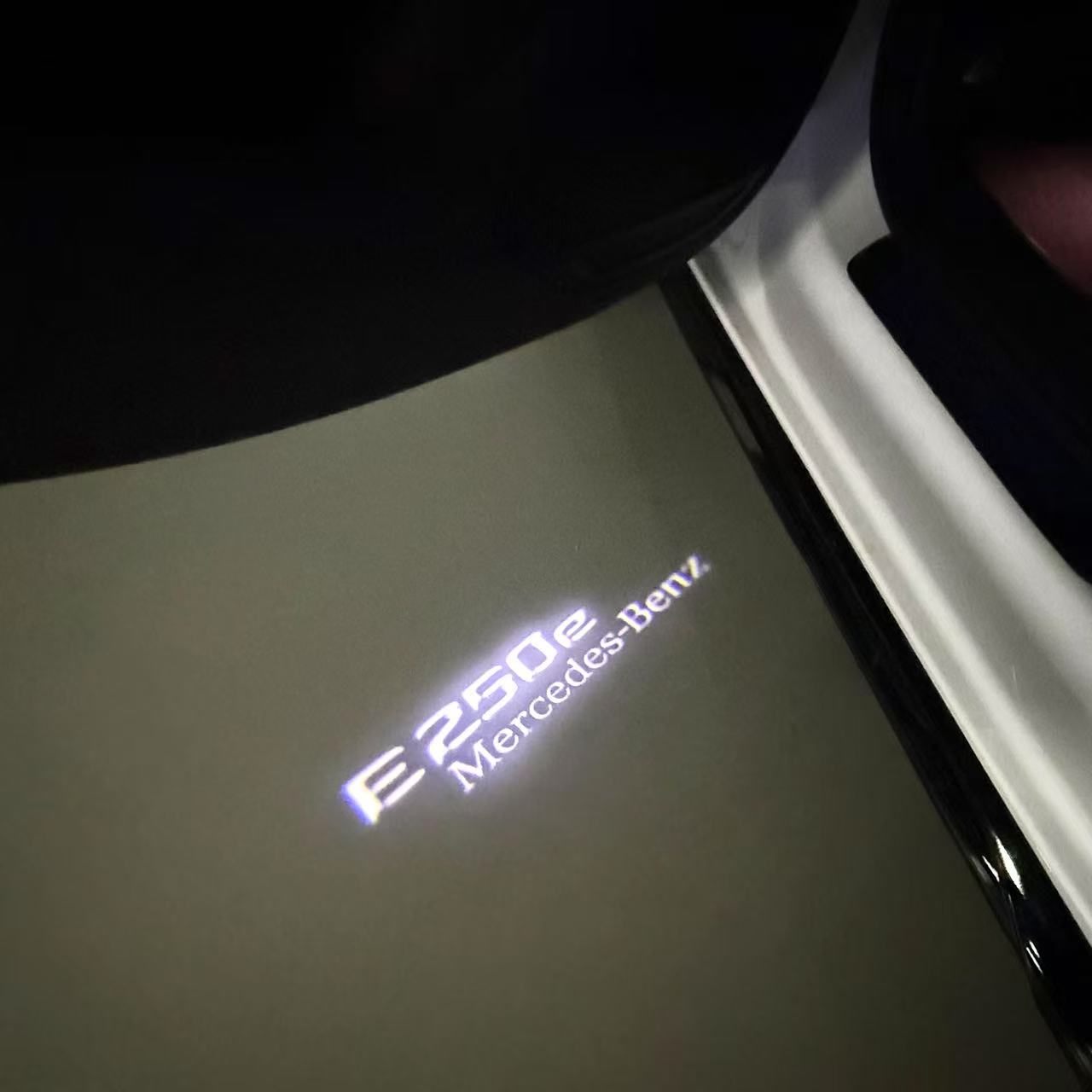 MERCEDES BENZ E 250 LOGO PROJECTOT LIGHTS (quantity 1 = 1 sets/2 door lights)Nr.03f024