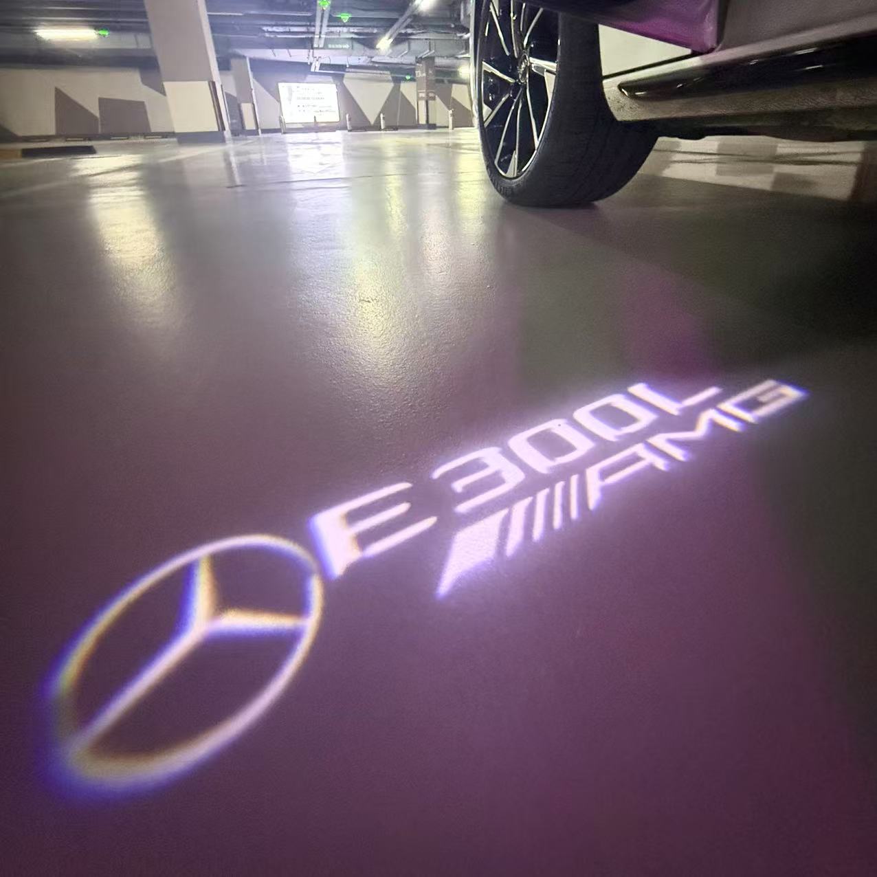 MERCEDES BENZ E 300L AMG LOGO PROJECTOT LIGHTS (quantity 1 = 1 sets/2 door lights)Nr.03f032