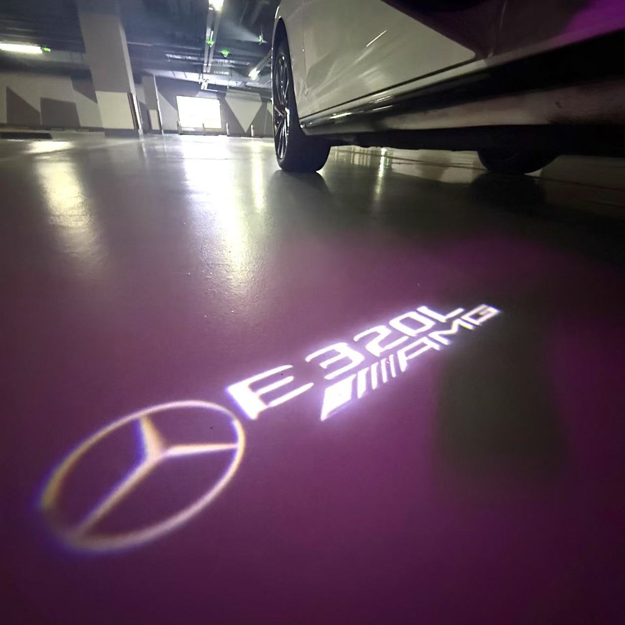 MERCEDES BENZ E 320L AMG LOGO PROJECTOT LIGHTS (quantity 1 = 1 sets/2 door lights)Nr.03f036