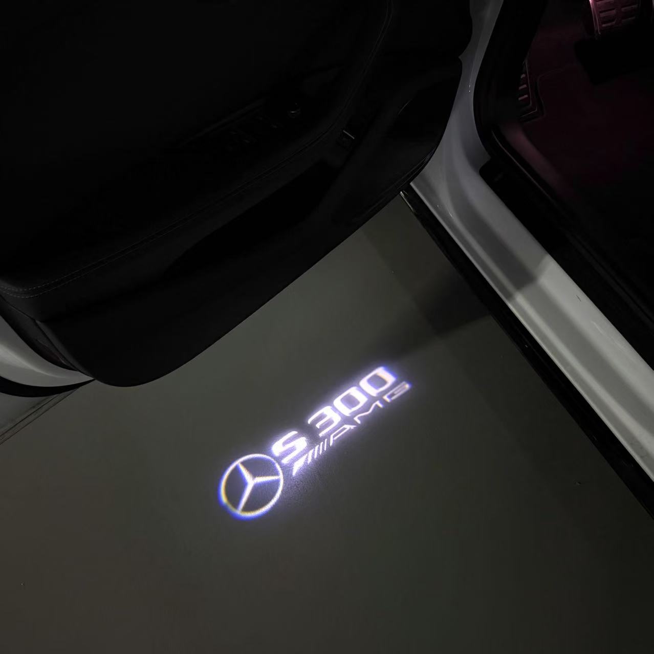 MERCEDES BENZ S 300 LOGO PROJECTOR LIGHTS (quantity 1 = 1 sets/2 door lights)Nr.03f019