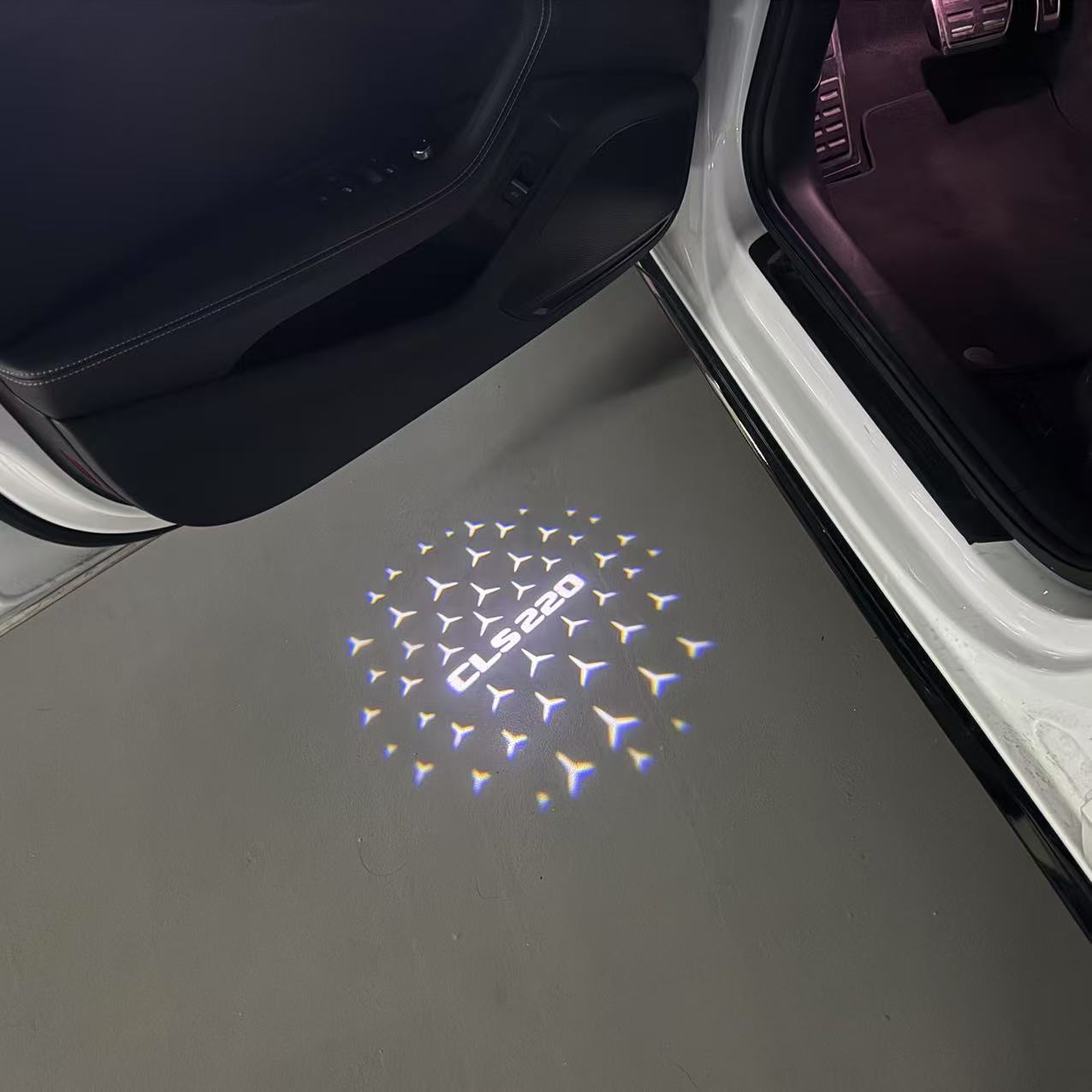 MERCEDES BENZ CLS 220 LOGO PROJECTOT LIGHTS (quantity 1 = 1 sets/2 door lights)Nr.03f020