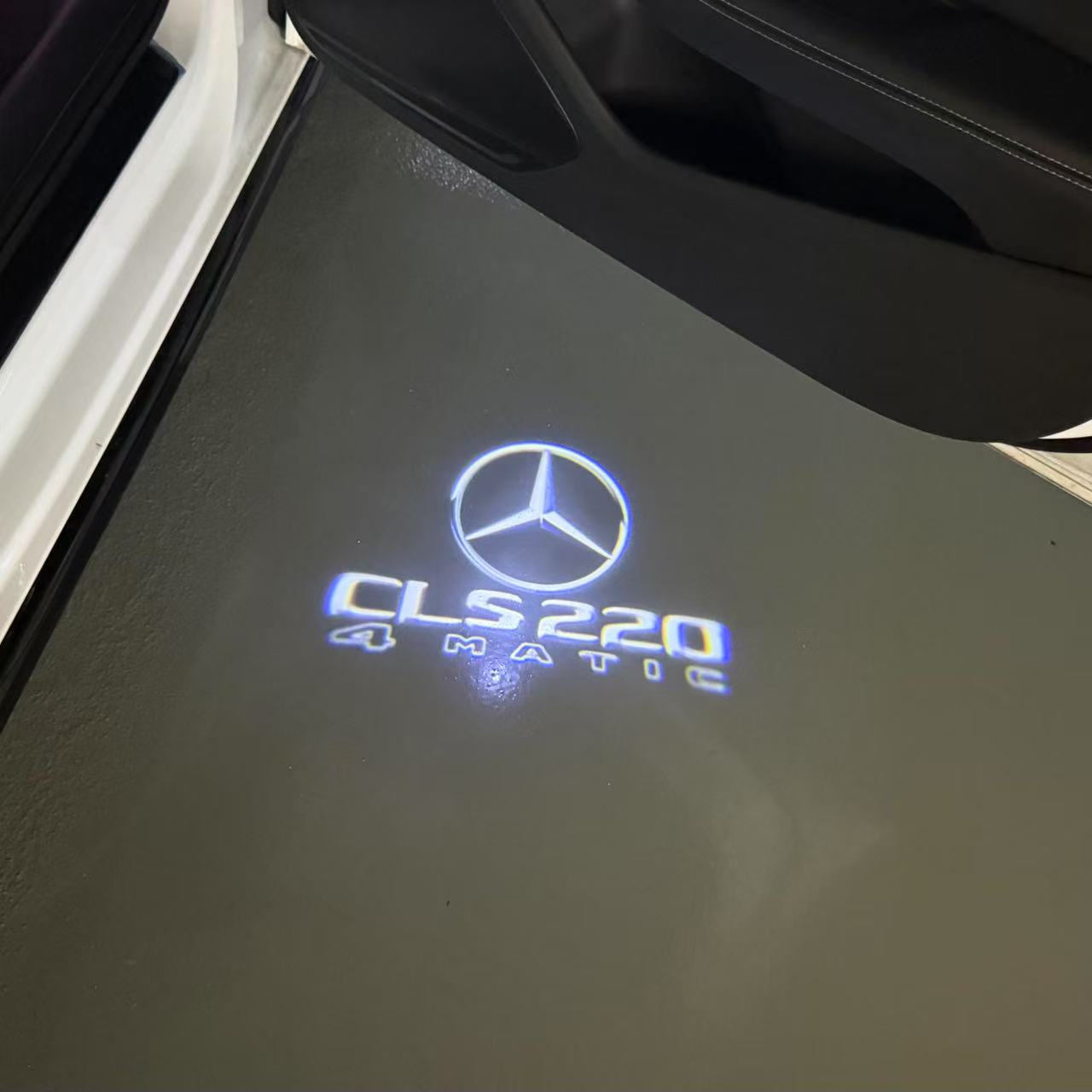 MERCEDES BENZ CLS 220 LOGO PROJECTOT LIGHTS (quantity 1 = 1 sets/2 door lights)Nr.03f018