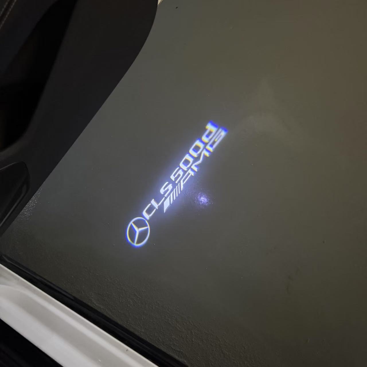 MERCEDES BENZ CLS 500d AMG LOGO PROJECTOT LIGHTS (quantity 1 = 1 sets/2 door lights)Nr.03f035