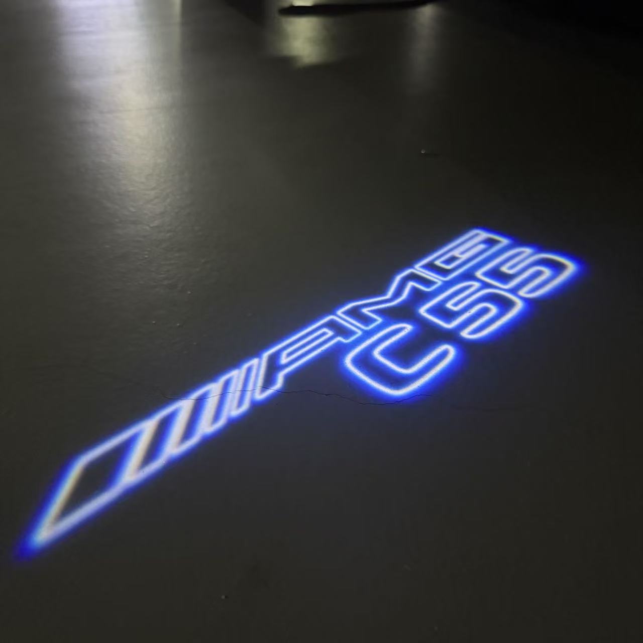 MERCEDES BENZ C55 AMG LOGO PROJECTOT LIGHTS (quantity 1 = 1 sets/2 door lights)Nr.03f012
