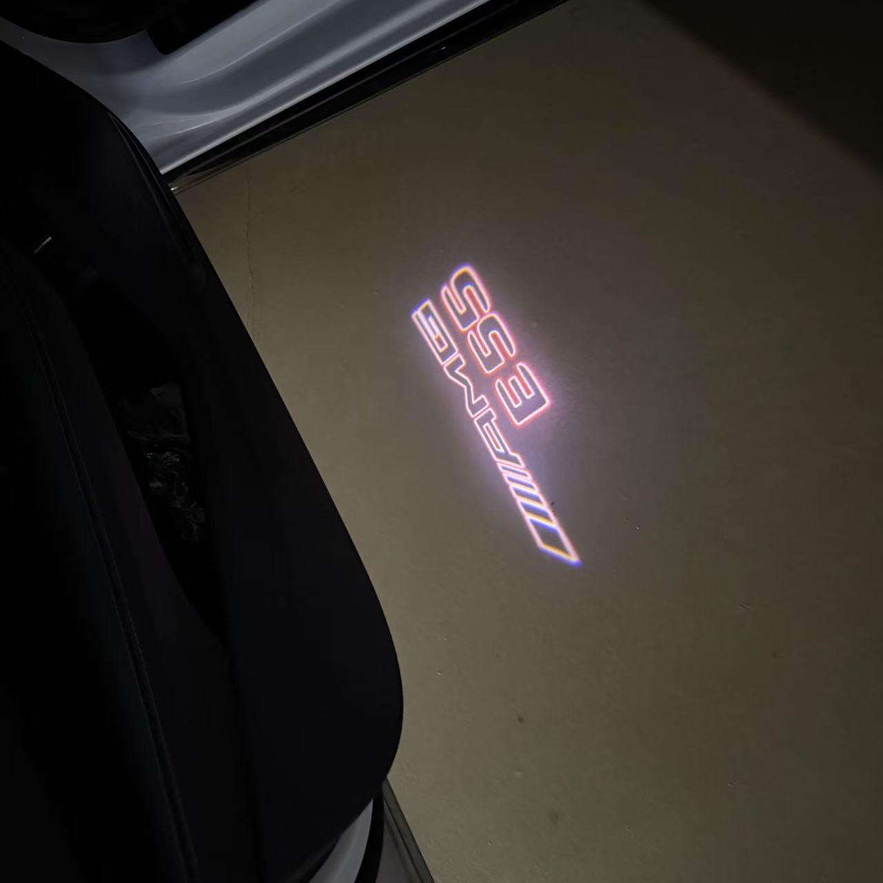 MERCEDES BENZ E55 AMG LOGO PROJECTOT LIGHTS (quantity 1 = 1 sets/2 door lights)Nr.03f06