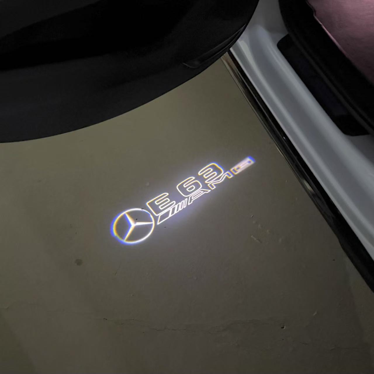 MERCEDES BENZ E63 AMG LOGO PROJECTOT LIGHTS (quantity 1 = 1 sets/2 door lights)Nr.03f010