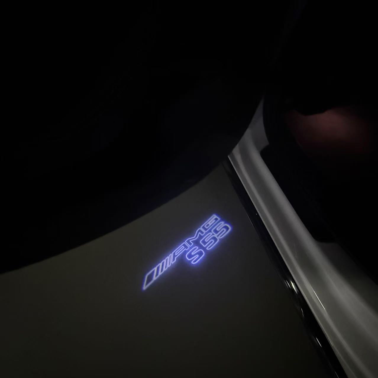 MERCEDES BENZ S 55 AMG LOGO PROJECTOR LIGHTS (quantity 1 = 1 sets/2 door lights)Nr.03f07