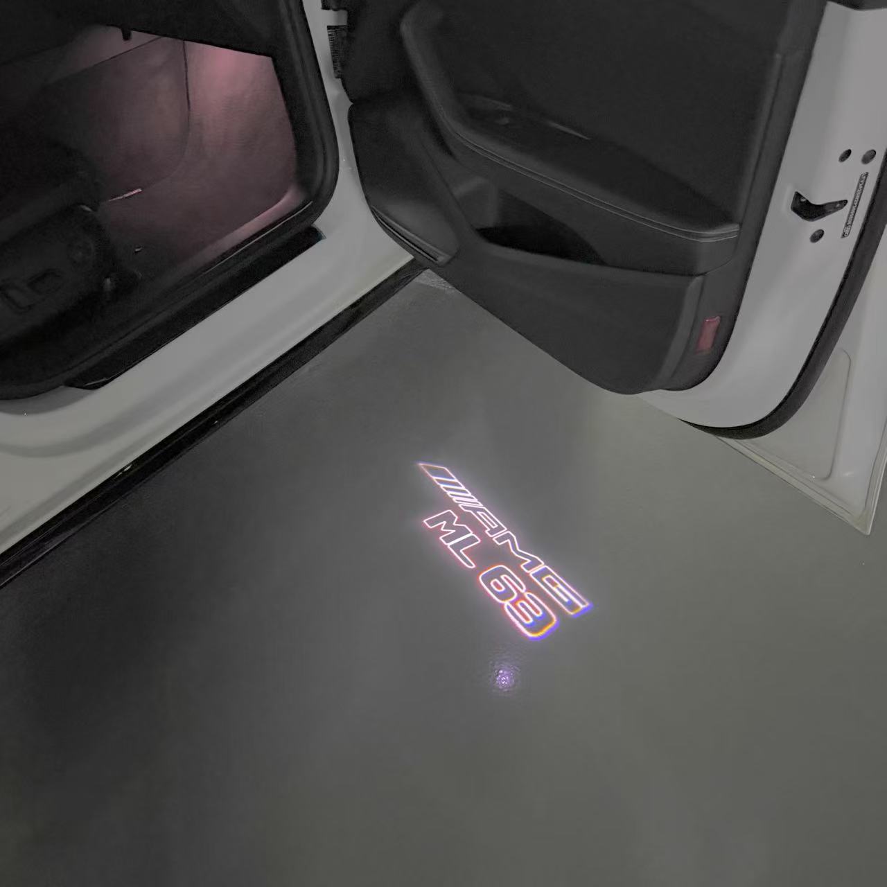 MERCEDES BENZ ML 63 AMG LOGO PROJECTOR LIGHTS (quantity 1 = 1 sets/2 door lights)Nr.03f011